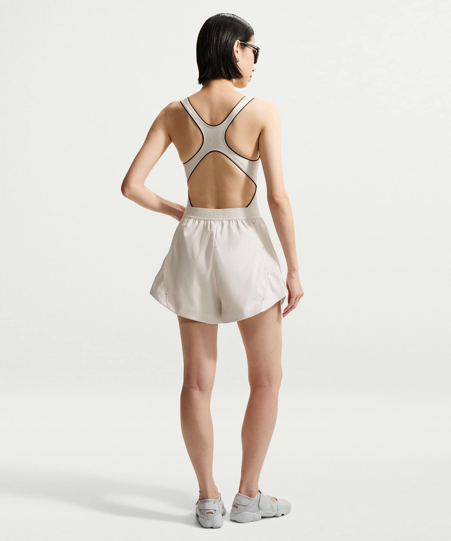 NIKE W NRG NK Dri-FIT WOVEN SHORT OFFWHITEの画像