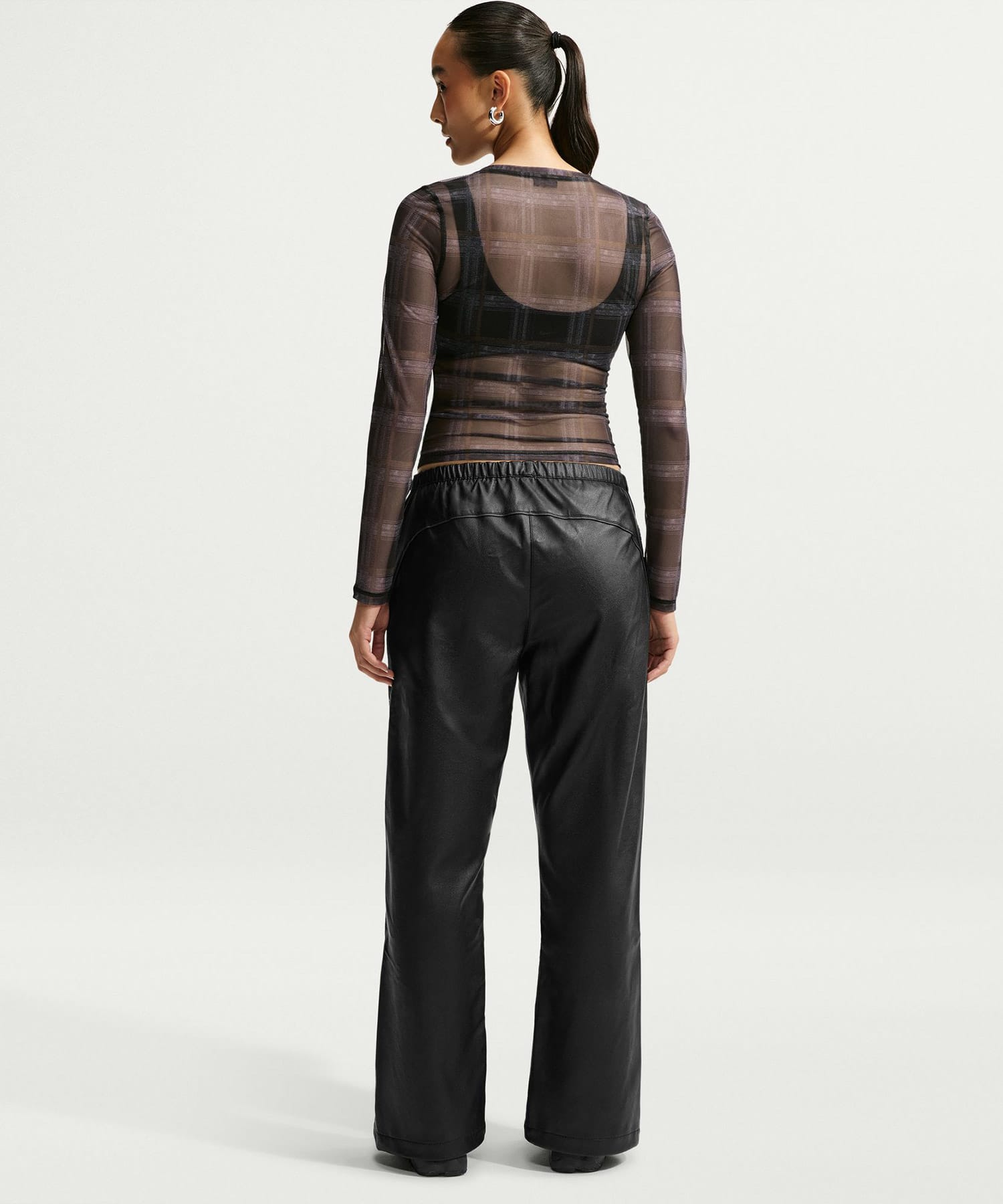 NIKE AS W NK LS BODY BLD MESH PRNT BLACKの画像