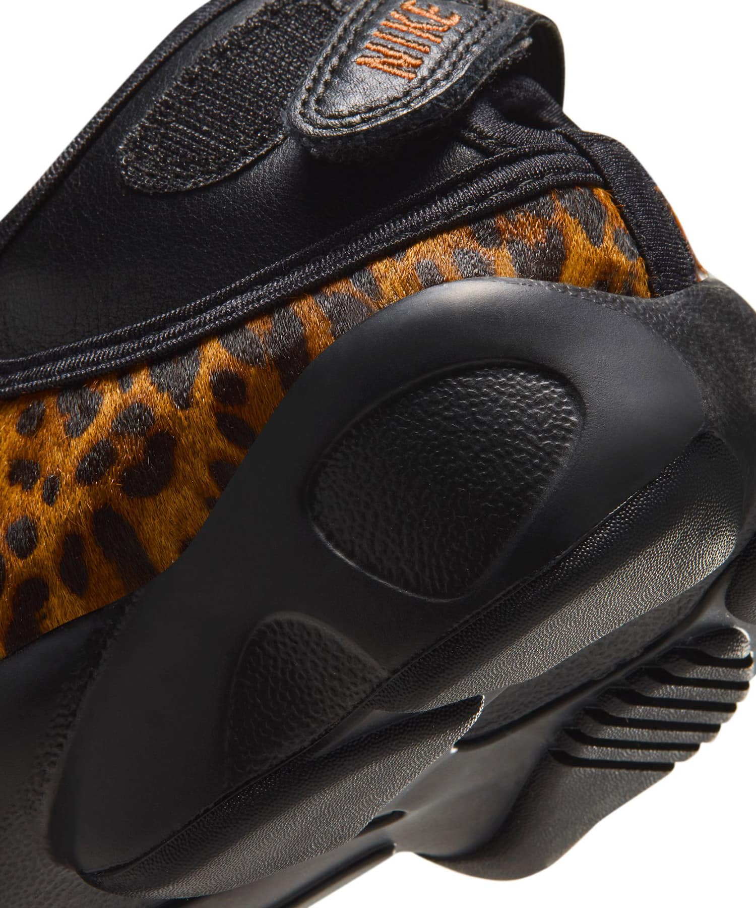 NIKE WMNS AIR RIFT BLACK/DESERT OCHREの画像