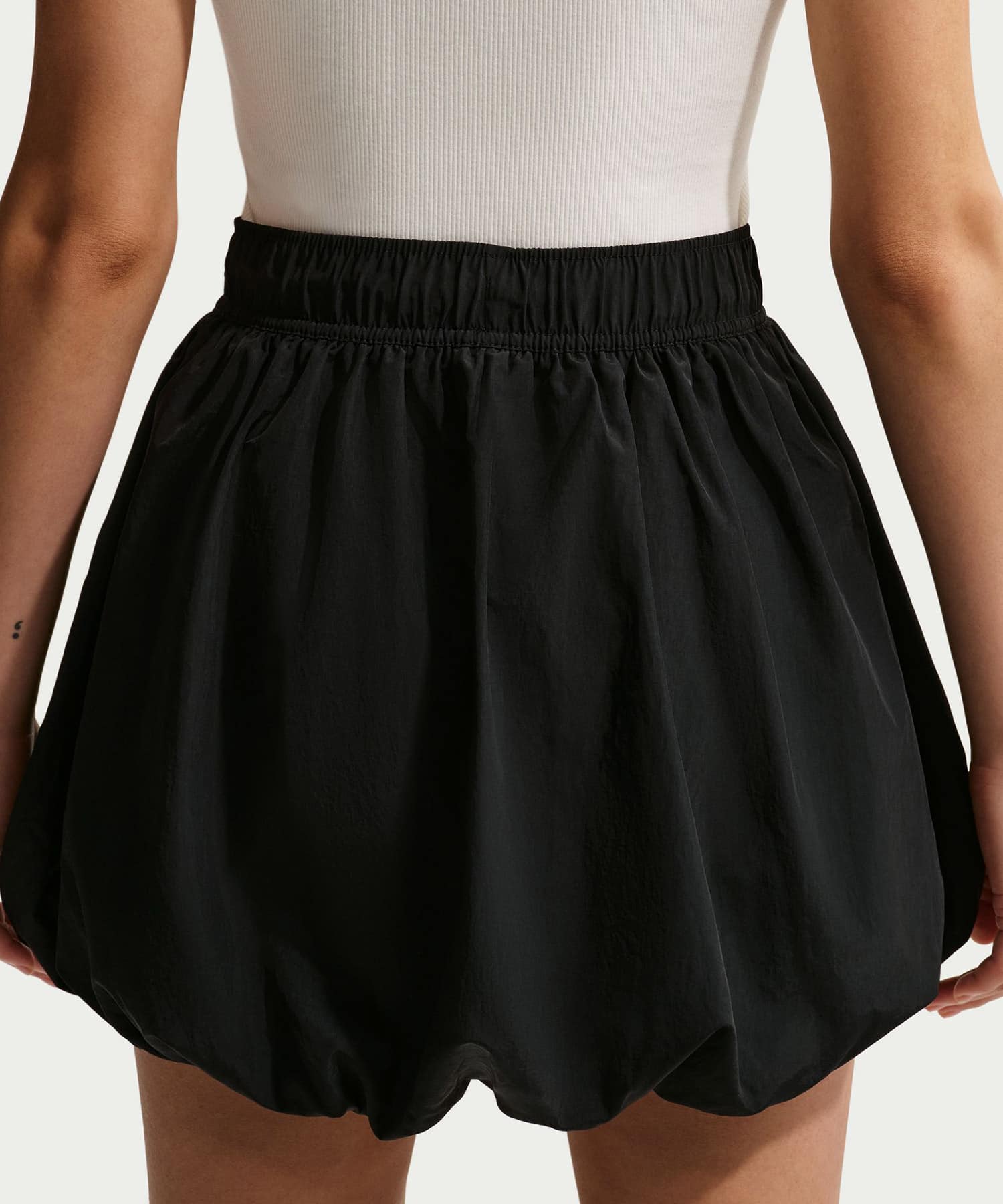 NIKE AS W NSW BUBBLE SKIRT BLACKの画像