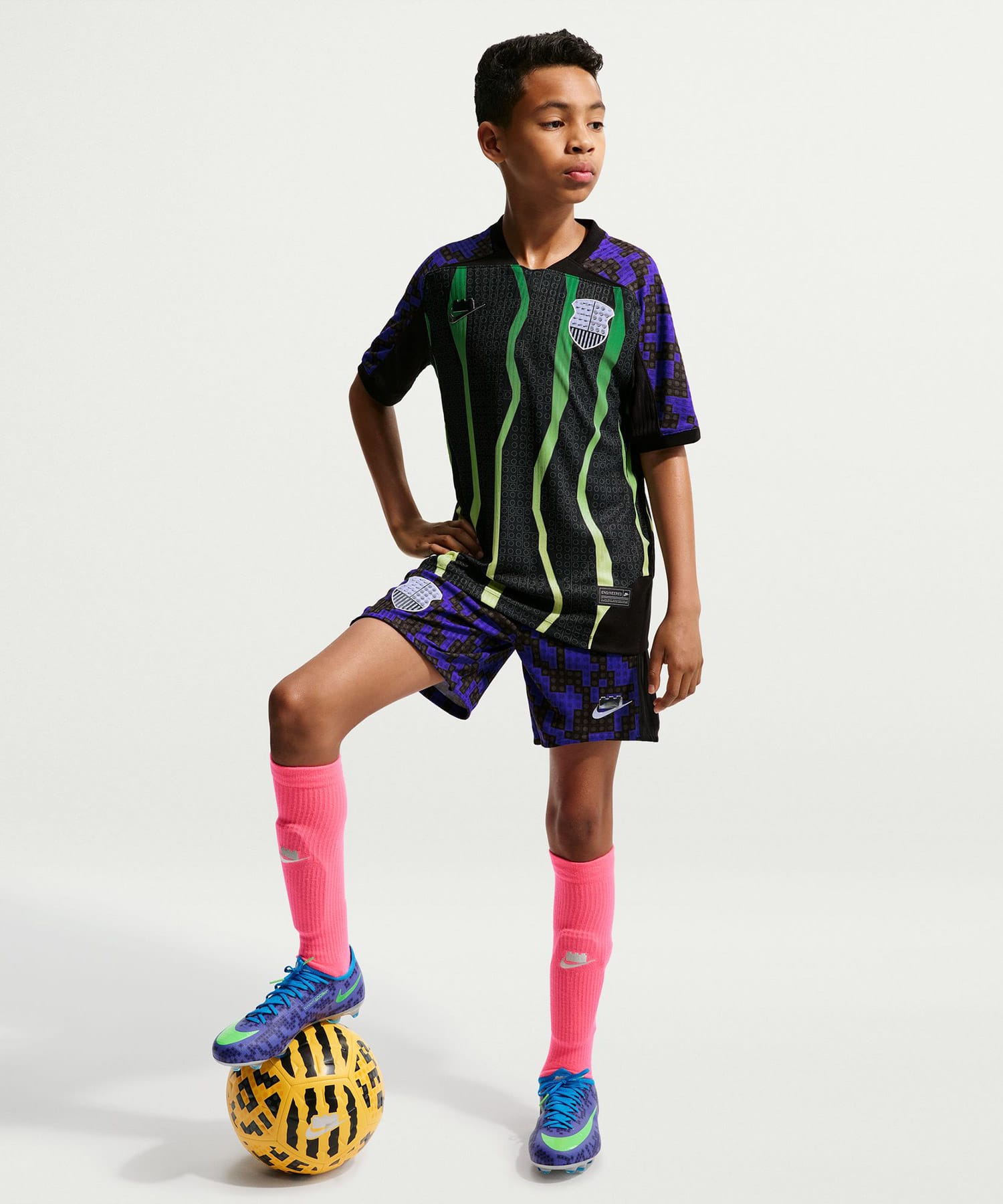 NIKE X LEGO COL AEROFIT F JSY BLACK/(LT LIQUID LIME)の画像