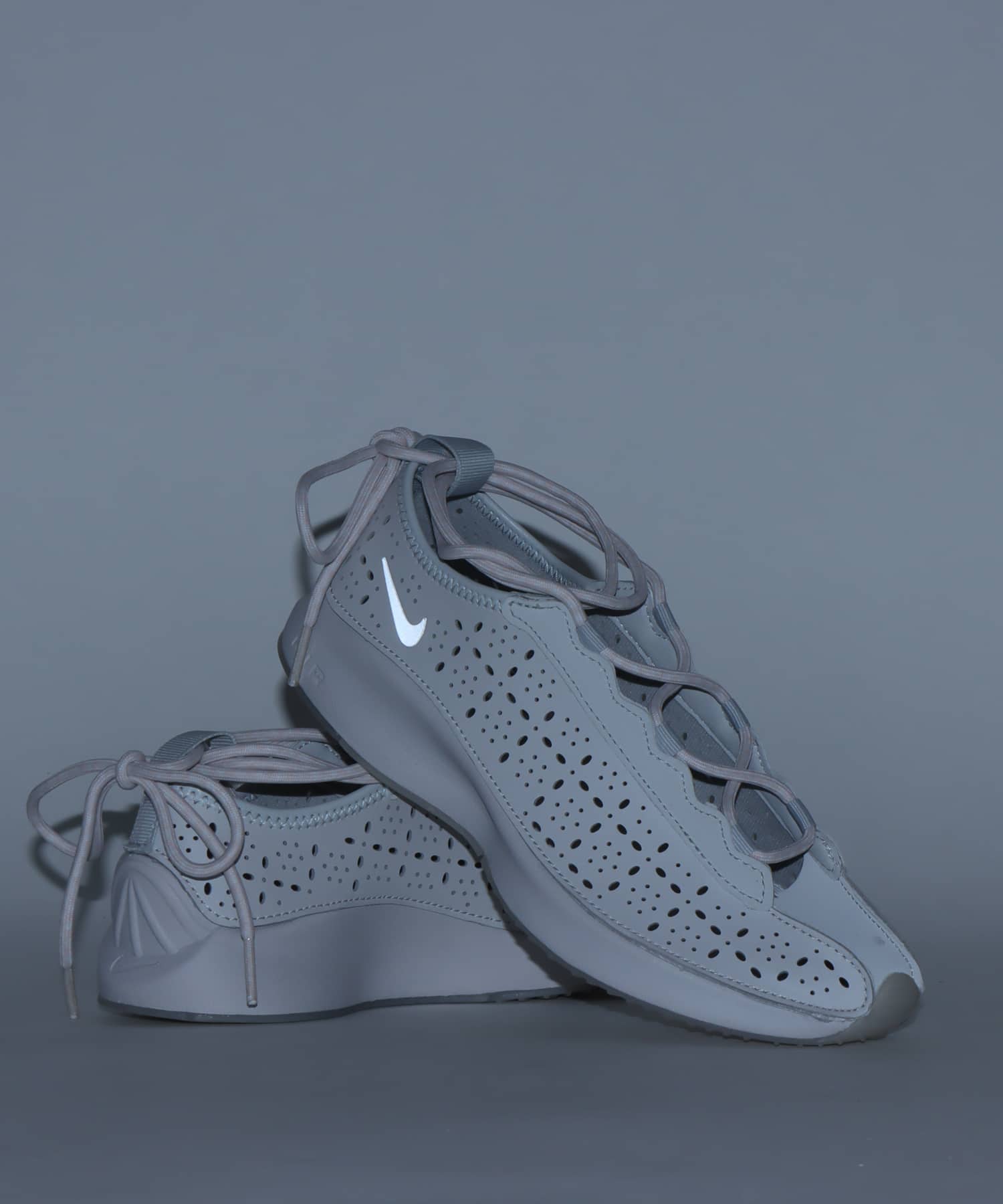 NIKE WMNS SUPERFLY FMME VAST GREY/BARELY ROSE-PHOTON DUSTの画像