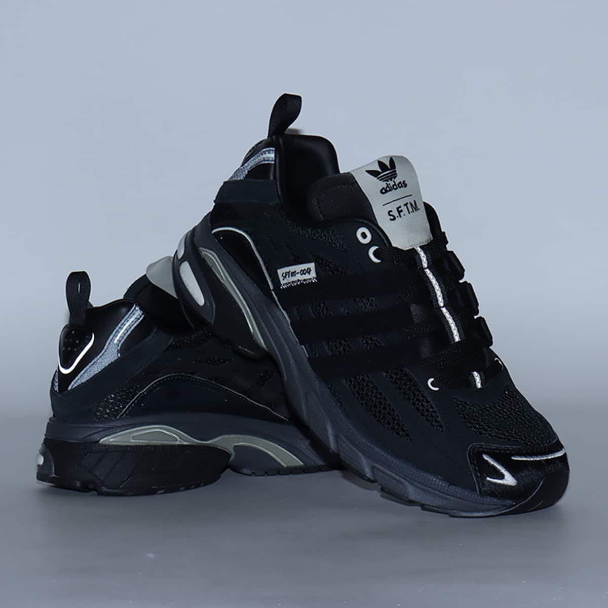 adidas ADISTAR CUSHION SFTM CORE BLACK/CORE BLACK/CREAM WHITEの画像