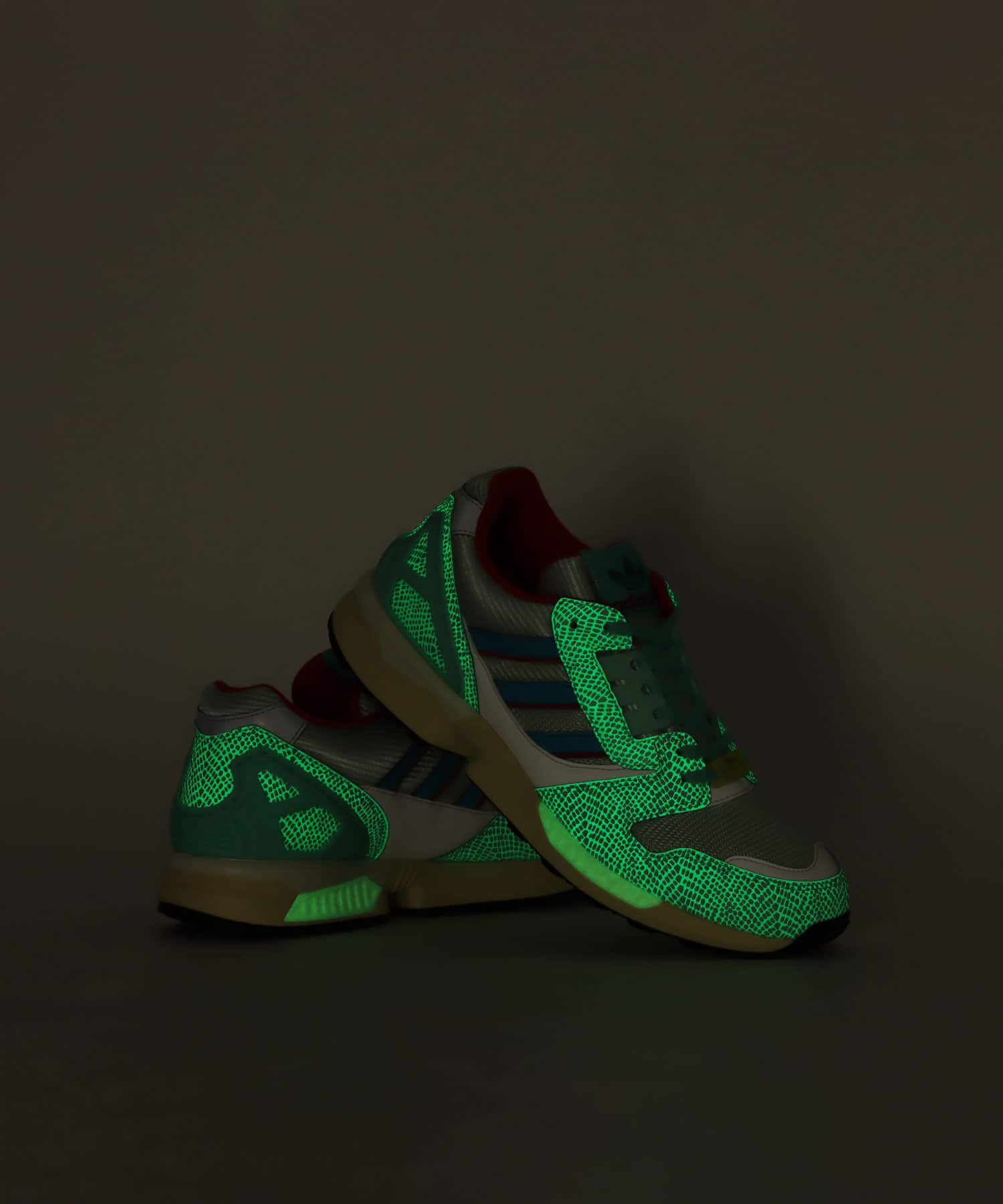 adidas ZX 8000 atmos G-SNK11 "Hydra" BAHMIN/ACTTEA/FROBLUの画像