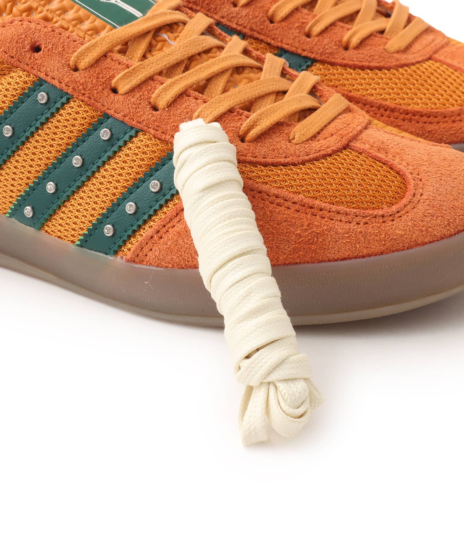 adidas GAZELLE INDOOR X HARDIES RUSORA/CGREEN/GUM5の画像