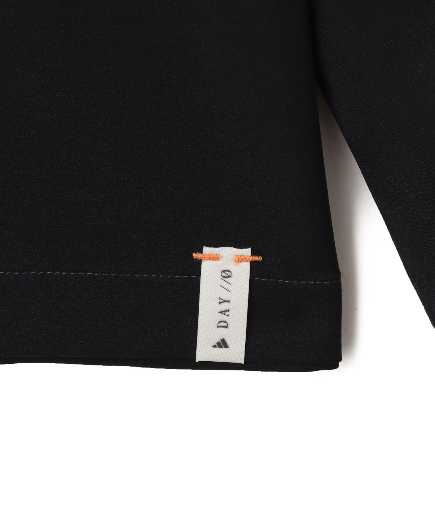 adidas DAY//Ø WOVEN SHIRT U ブラックの画像