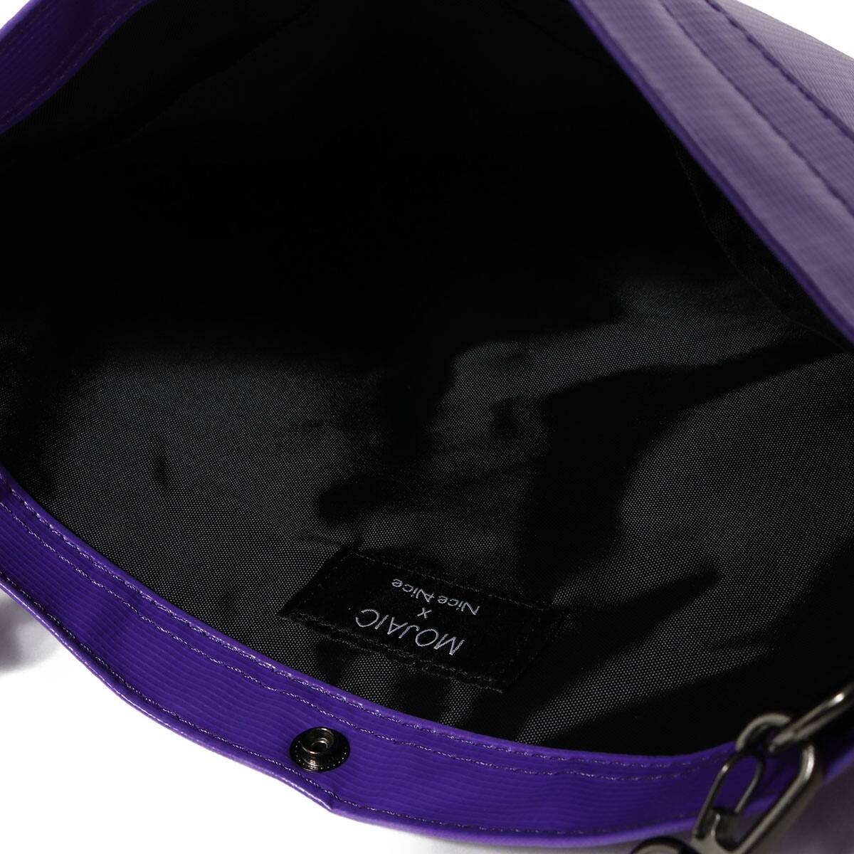atmos pink ラバー カラフル サコッシュ PURPLEの画像