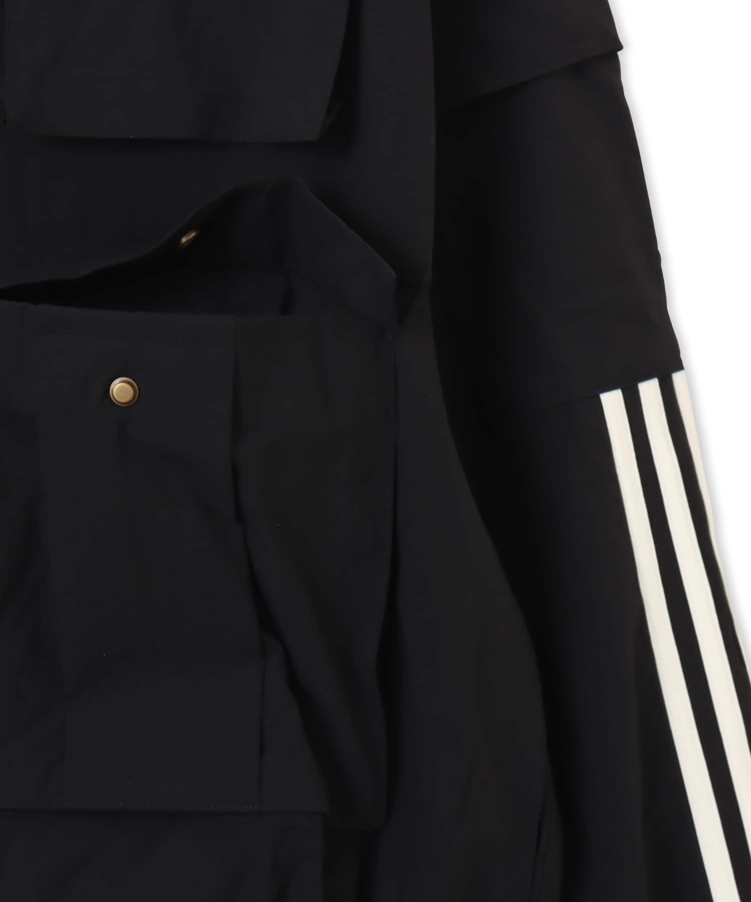 adidas CHAVARRIA CARGO TRACK TOPブラックの画像