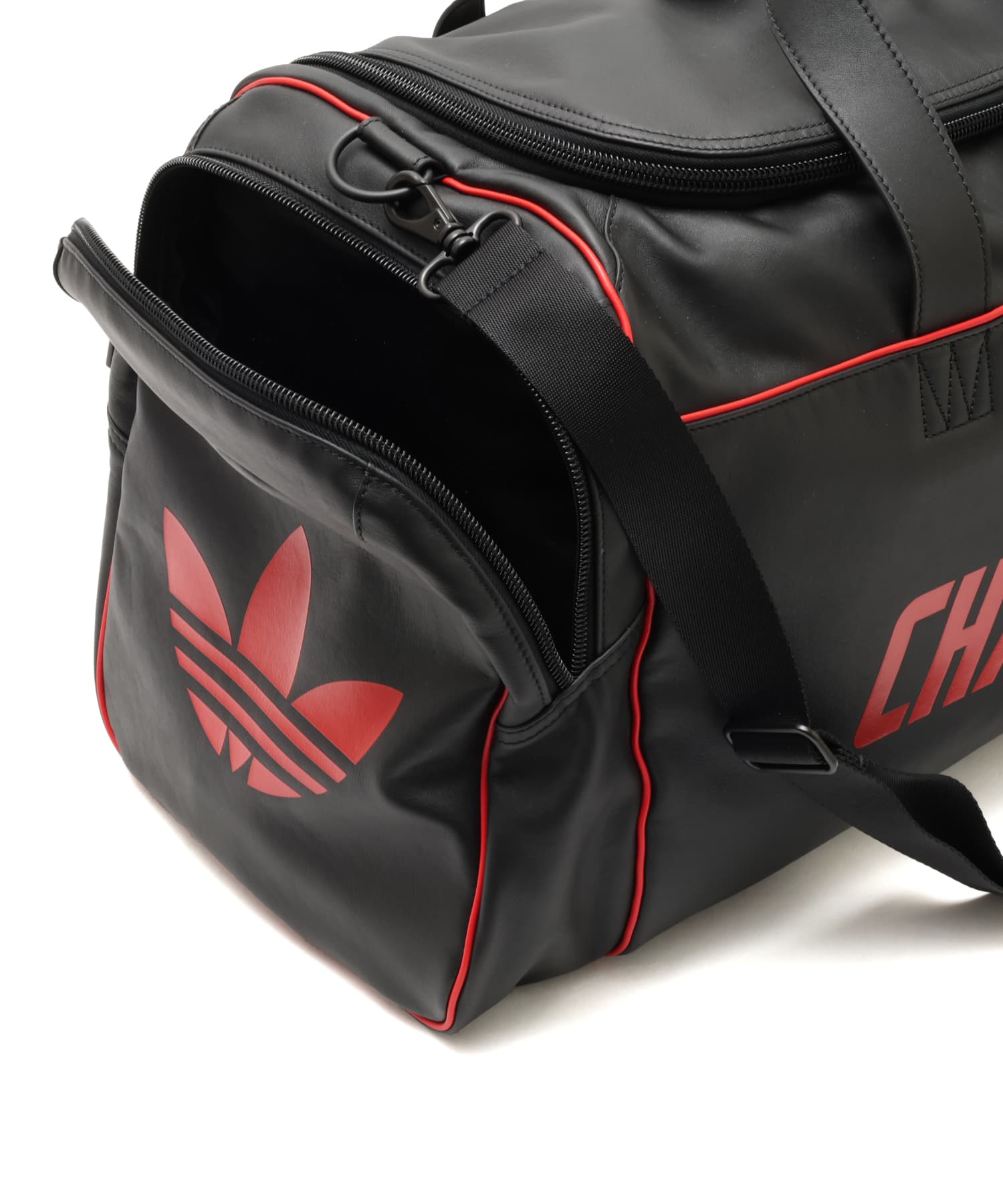adidas CHAVARRIA PREMIUM LEATHER GYM BAG ブラックの画像