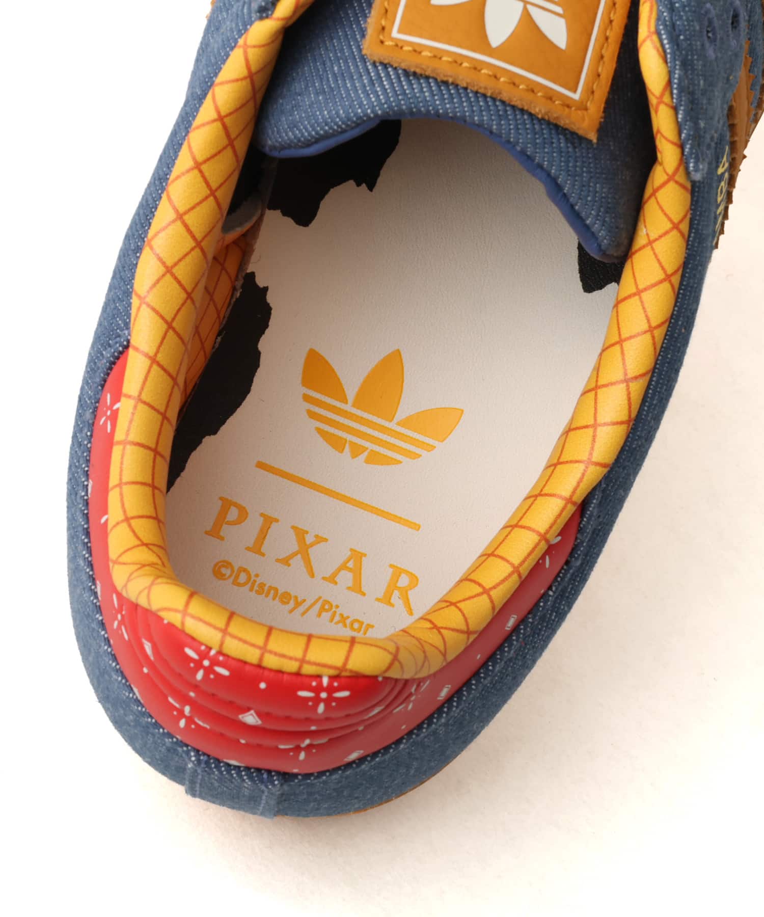 adidas SAMBA OG TOY STORY CREBLU/CREYEL/OWHITEの画像