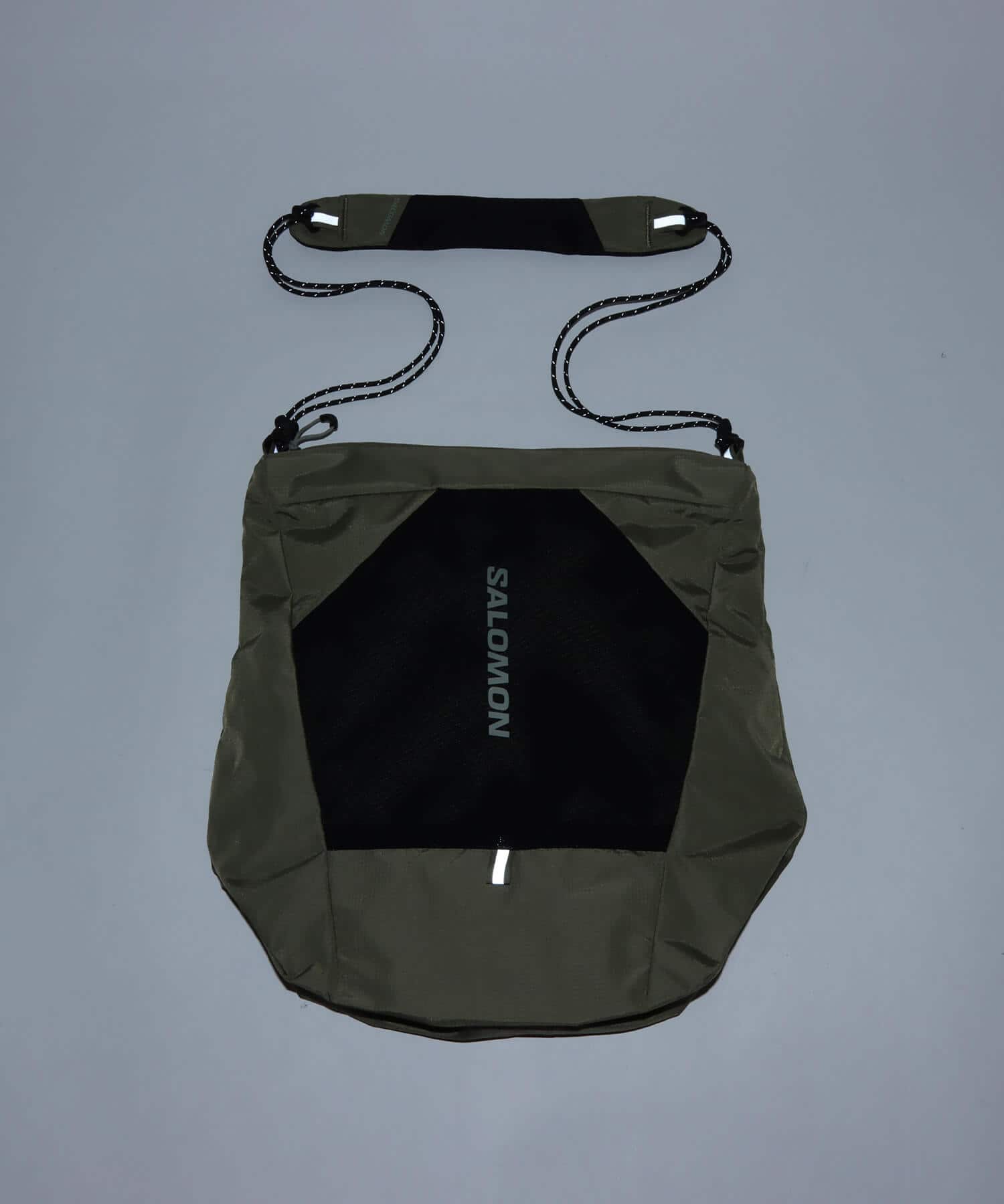 SALOMON PACKABLE TOTE BAG Martini Olive/SEAGRASS/の画像