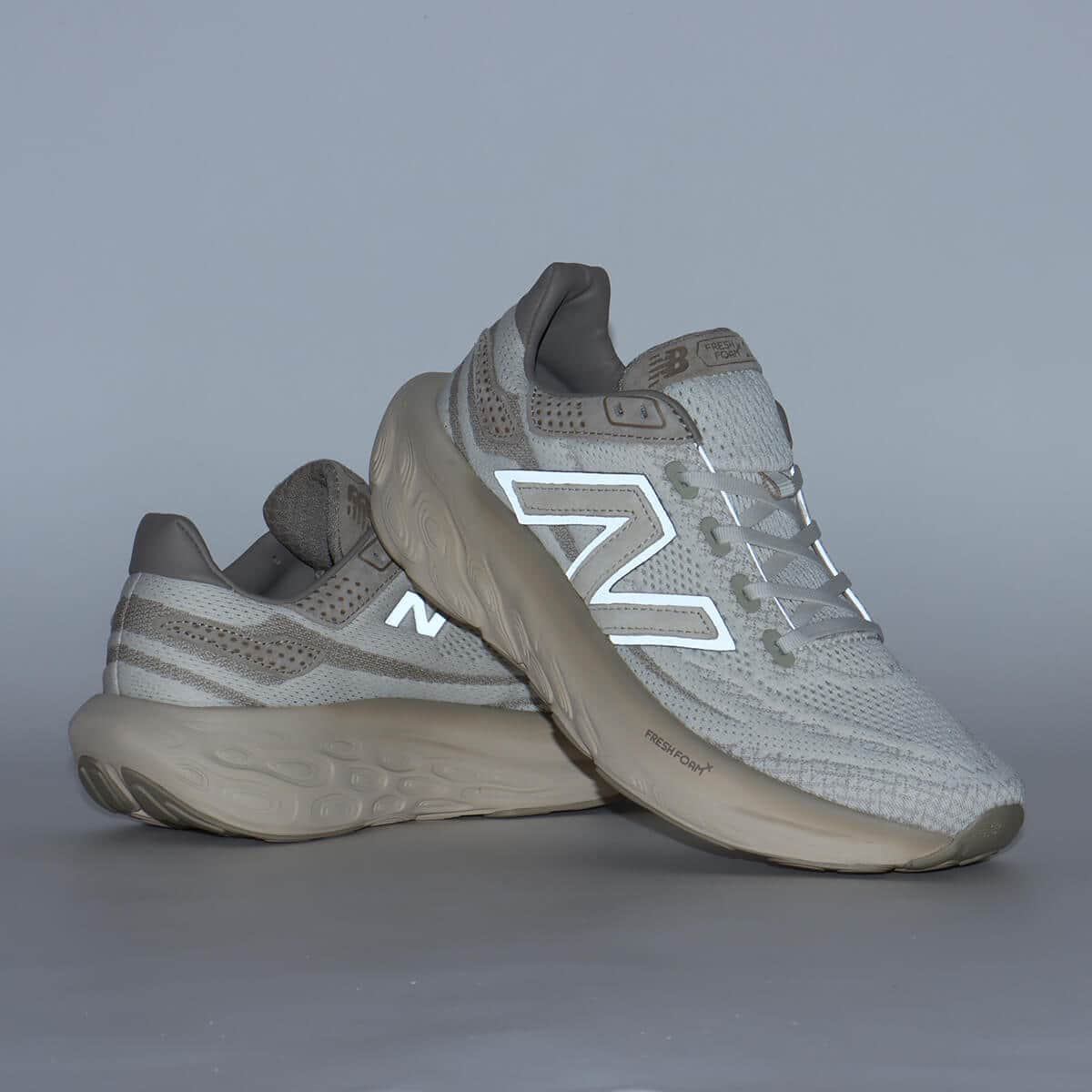 New Balance M1080LAE BEIGE |atmos（アトモス） 公式オンラインストア