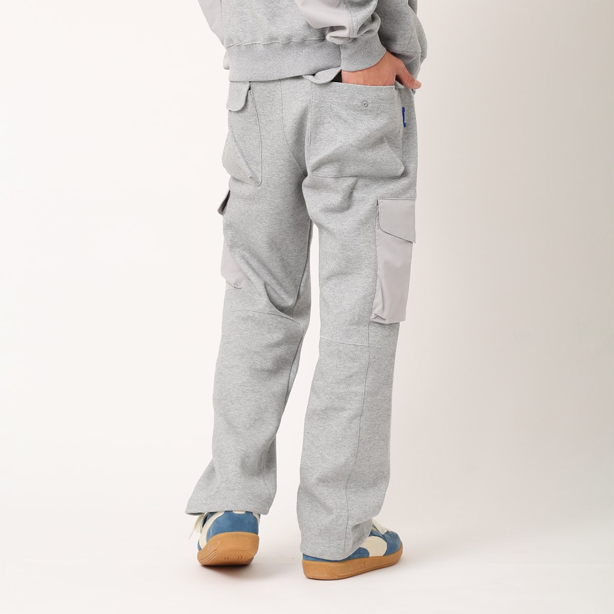 atmos TECHNICAL Cargo Sweat Pants GRAYの画像