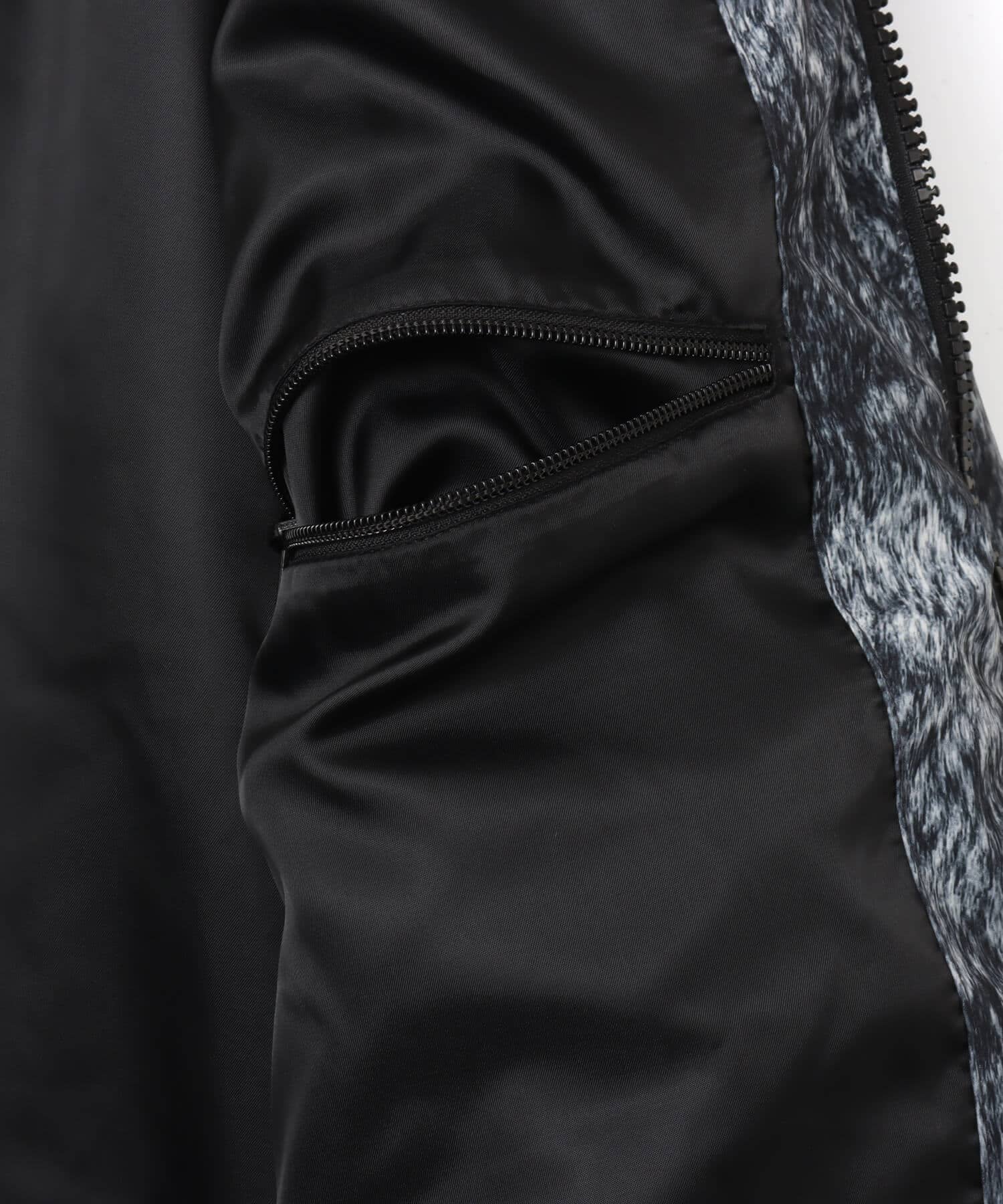 atmos Down Jacket BLACKの画像