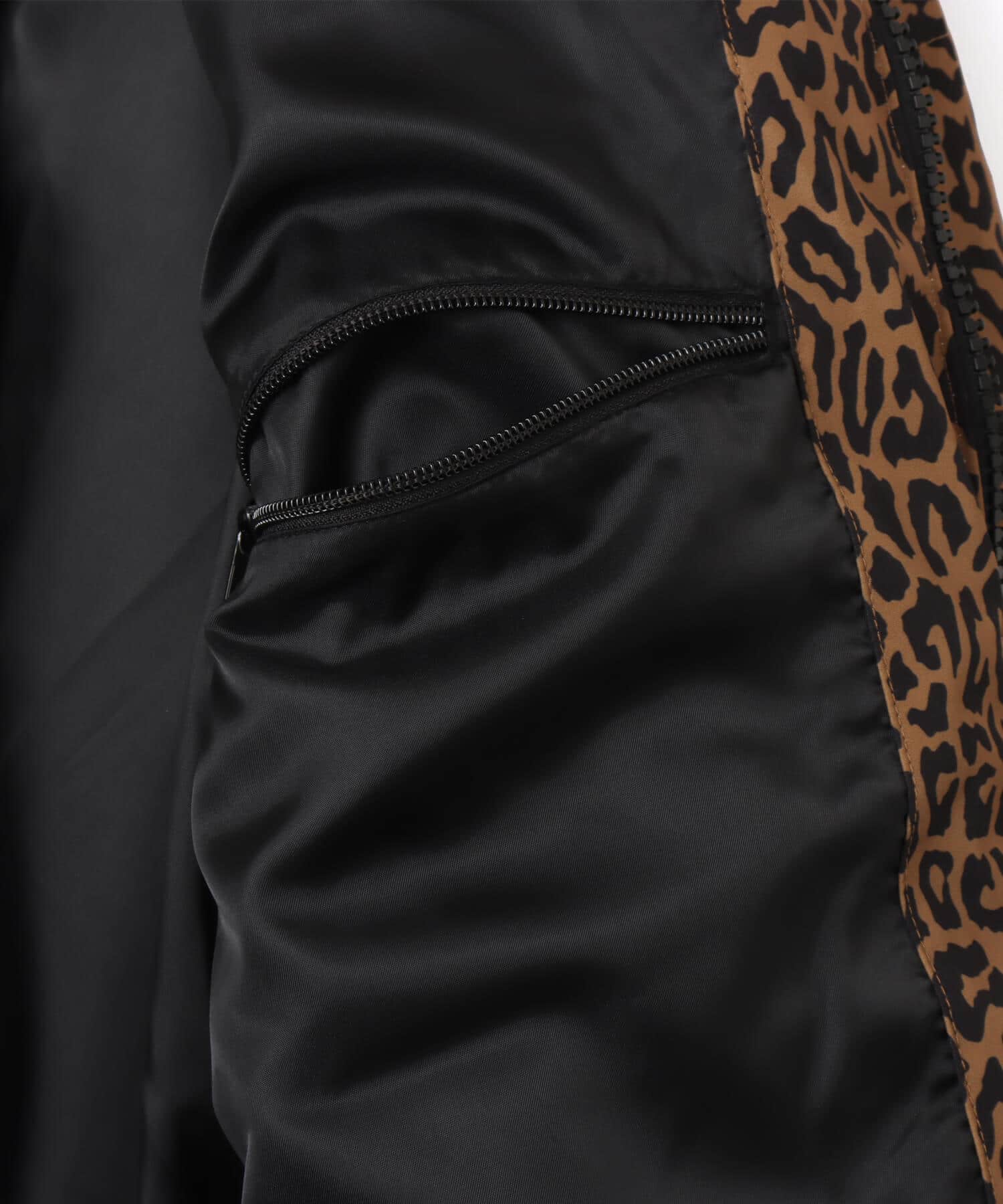 atmos Down Jacket BROWNの画像