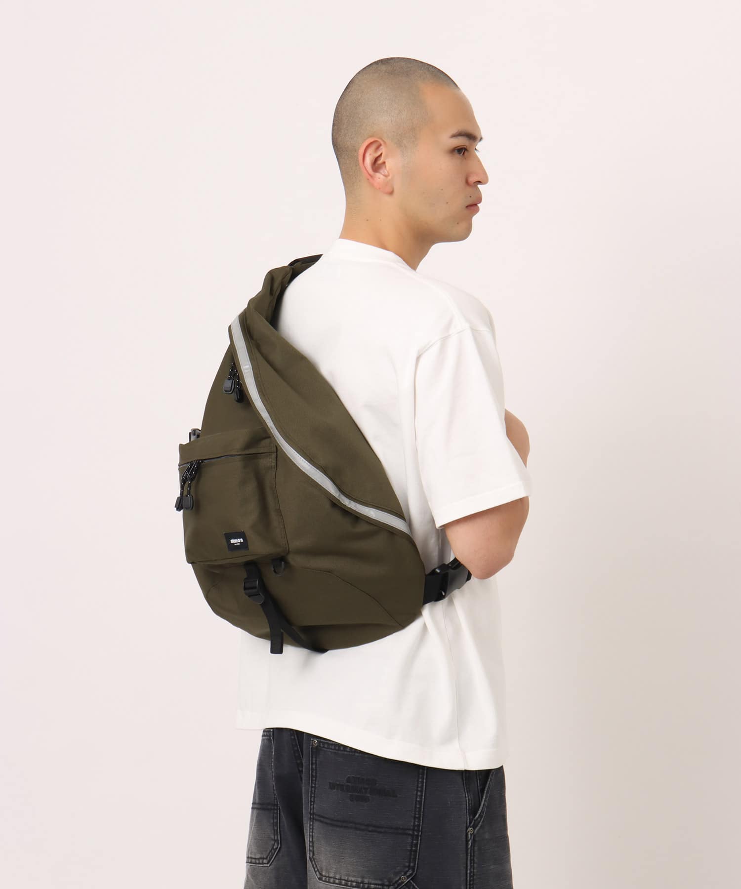 atmos One Sholder Bag KHAKIの画像
