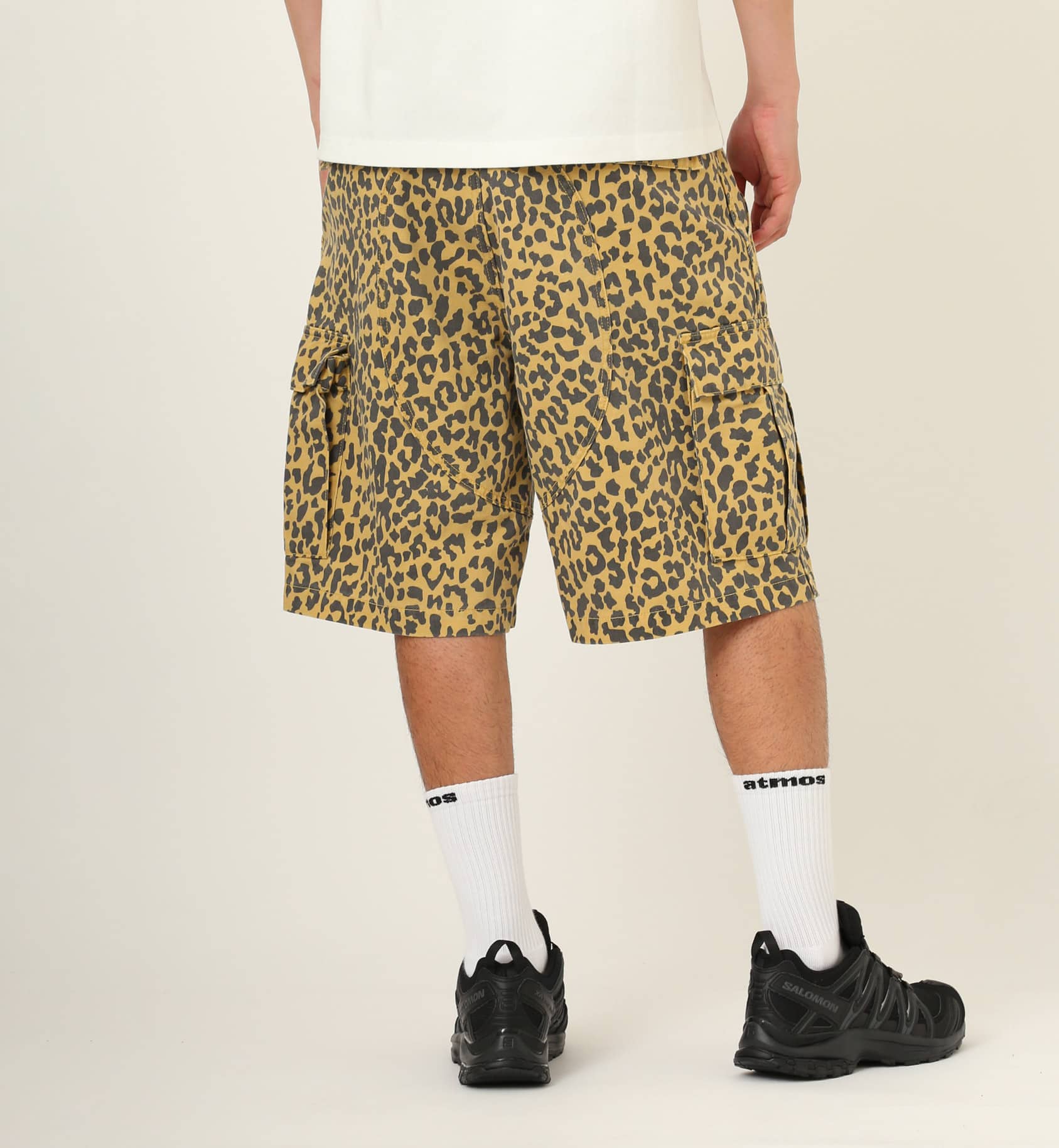 atmos Baggy Cargo Shorts LEOPARDの画像