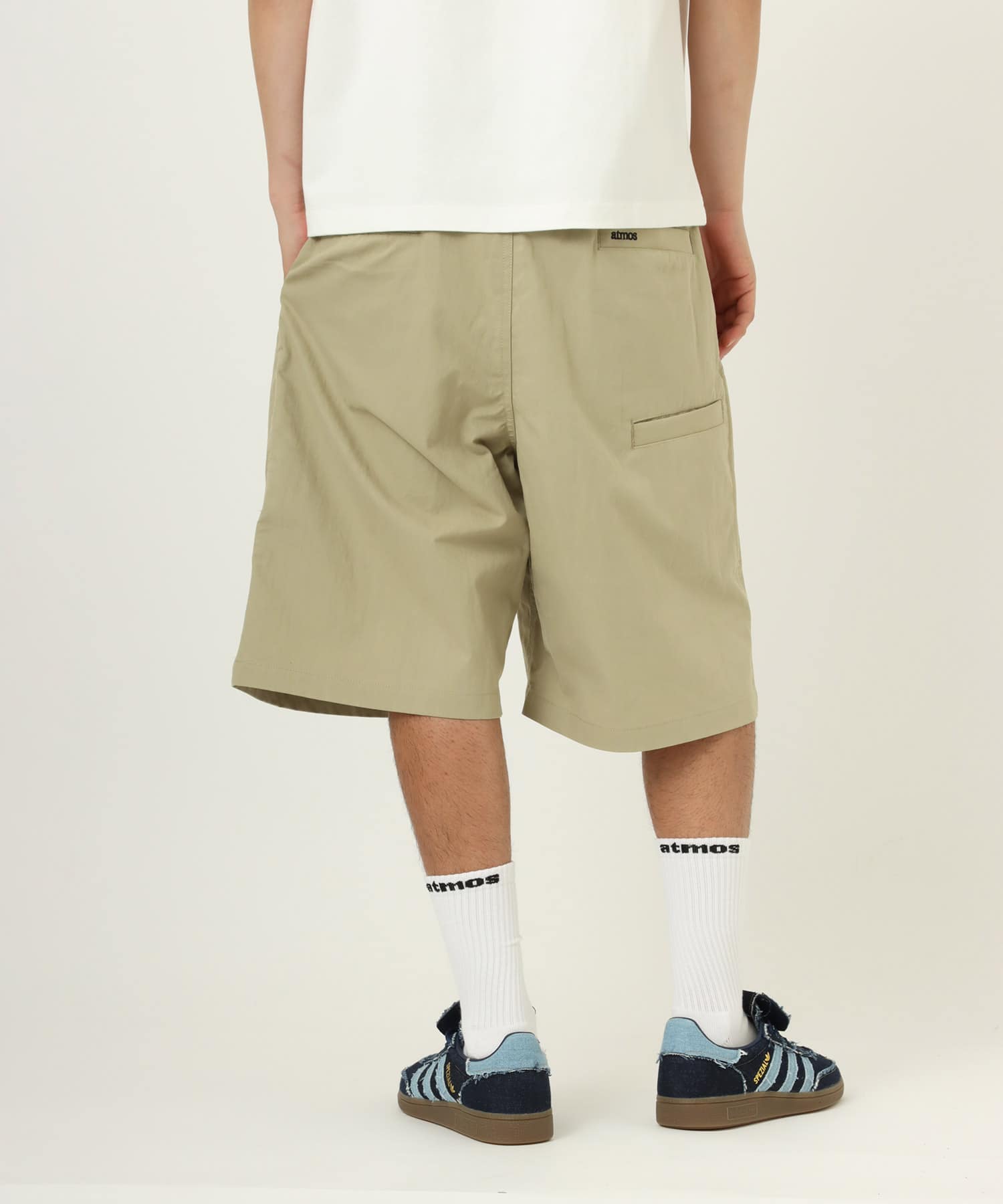 atmos 2-Tuck Baggy Shorts BEIGEの画像