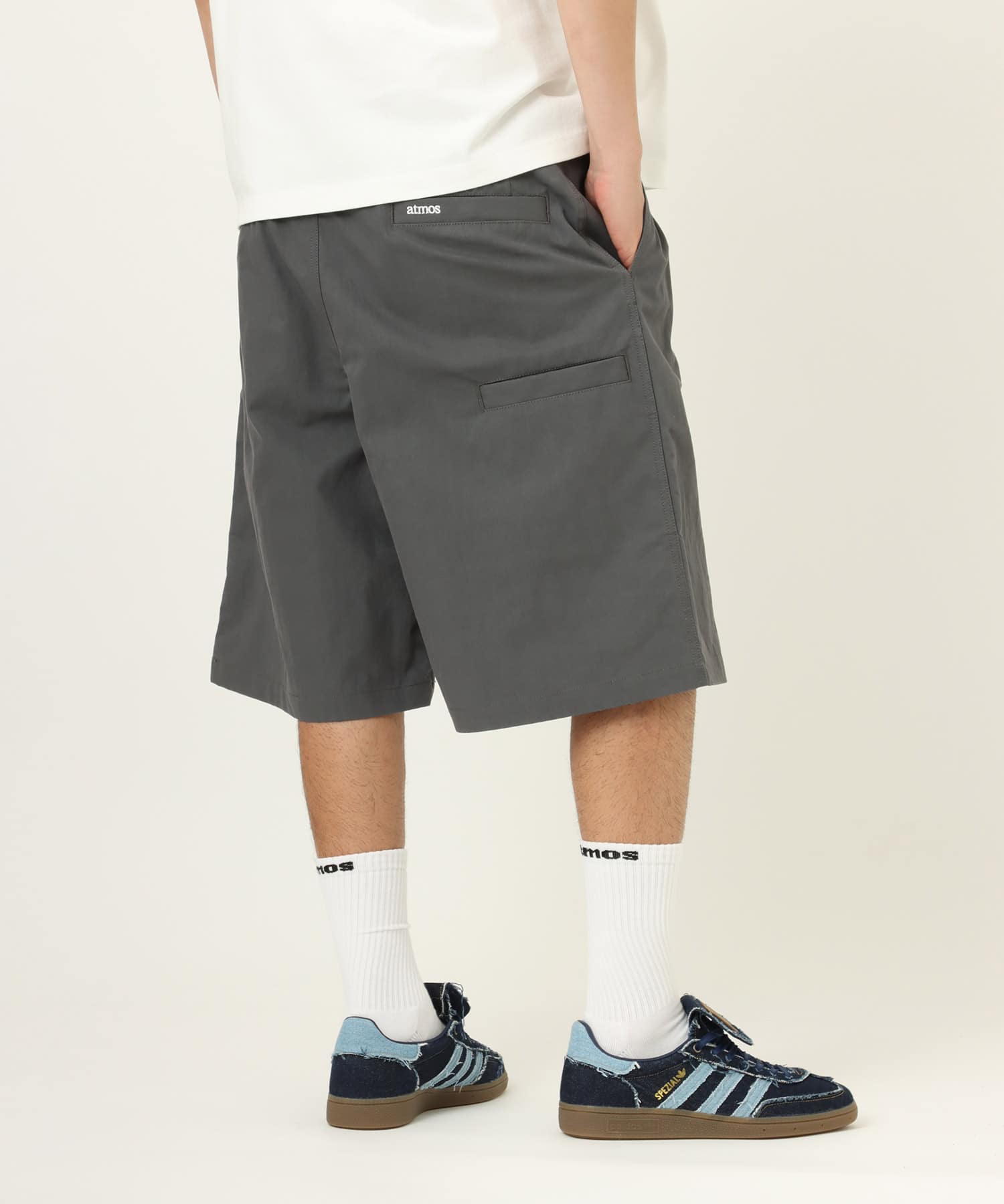 atmos 2-Tuck Baggy Shorts GRAYの画像