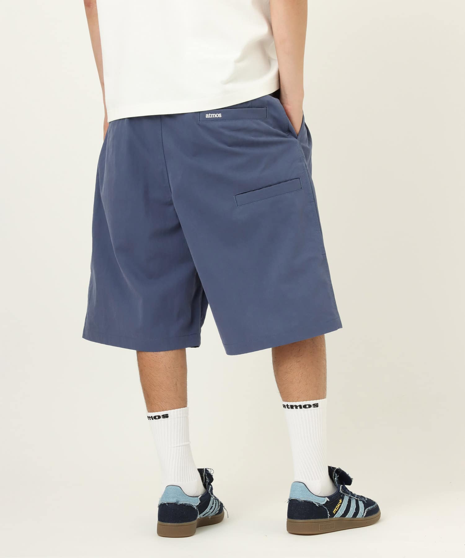 atmos 2-Tuck Baggy Shorts NAVYの画像