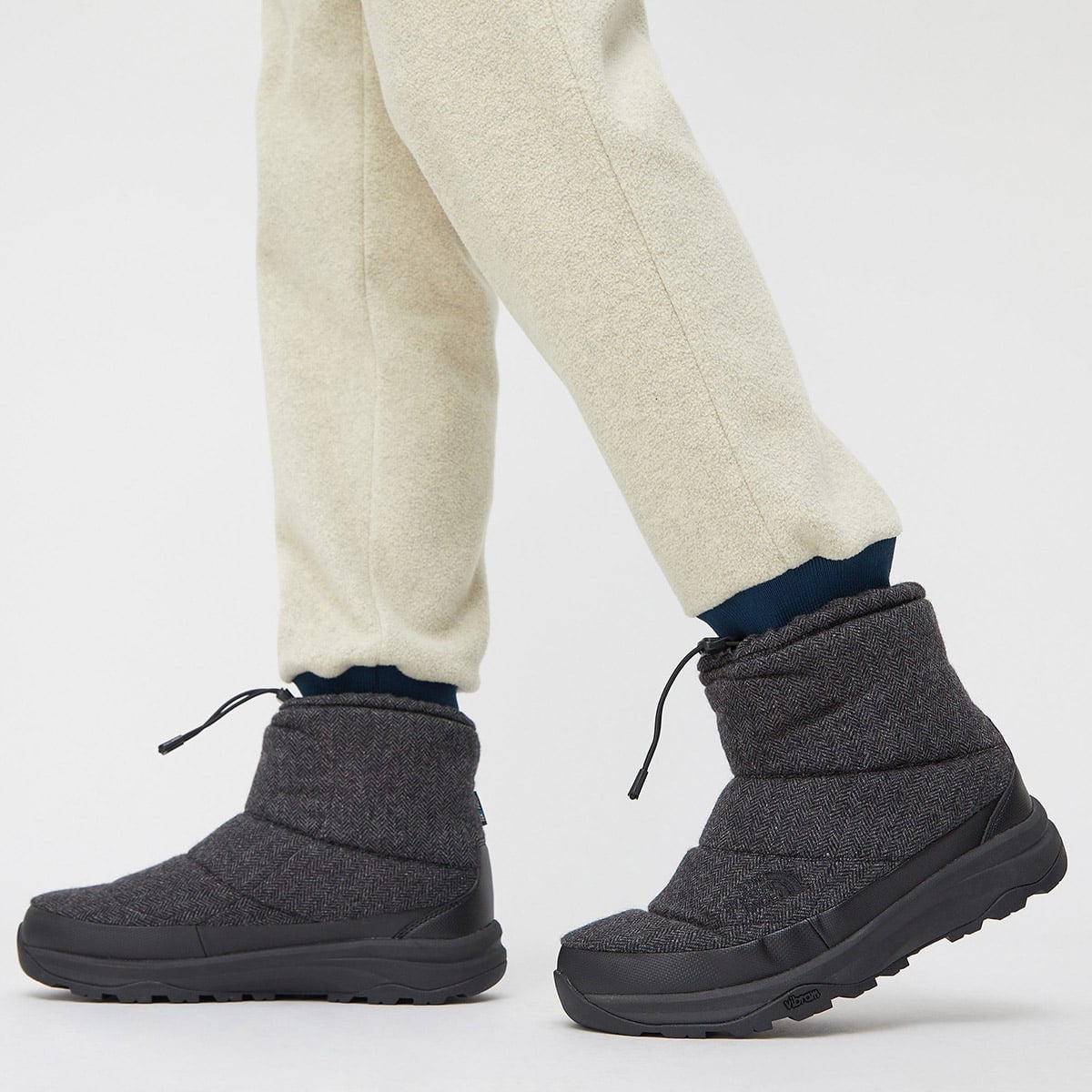 THE NORTH FACE NUPTSE BOOTIE WP VII SHORT ウールブラック×TNFブラック