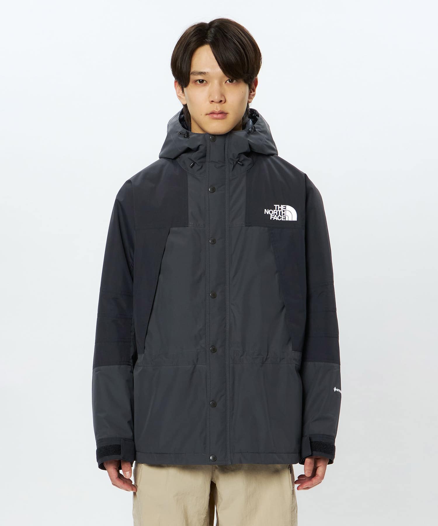 THE NORTH FACE Mountain Insulation Jacket ブラックxアスファルトグレーの画像