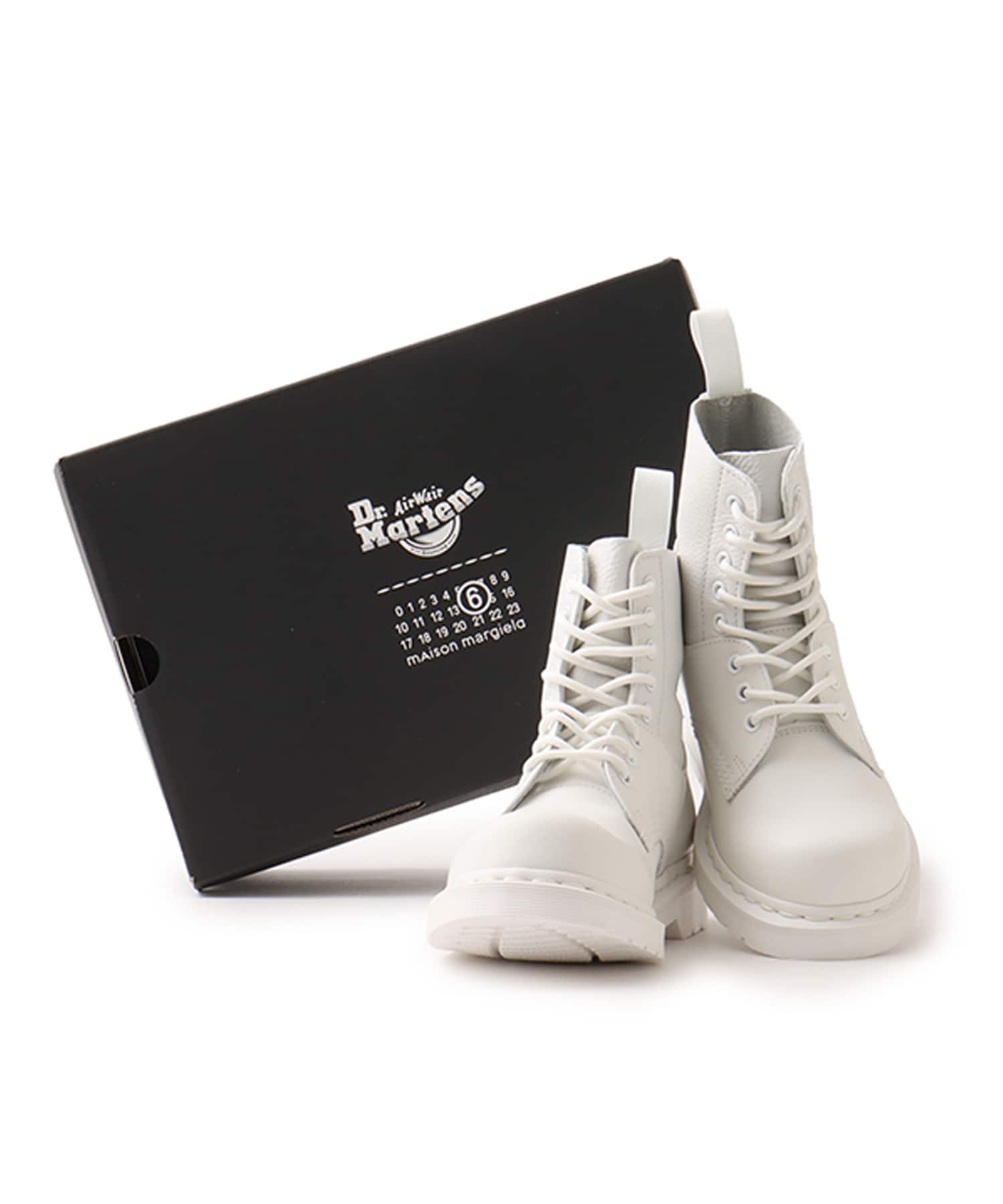 MM6 x DR MARTENS 1460 8-EYE NO STEEL TOE Vintage Smooth/White Virginia/Whiteの画像