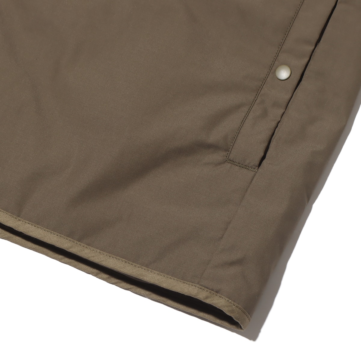 nanamica Reversible Down Cardigan Khaki Beigeの画像