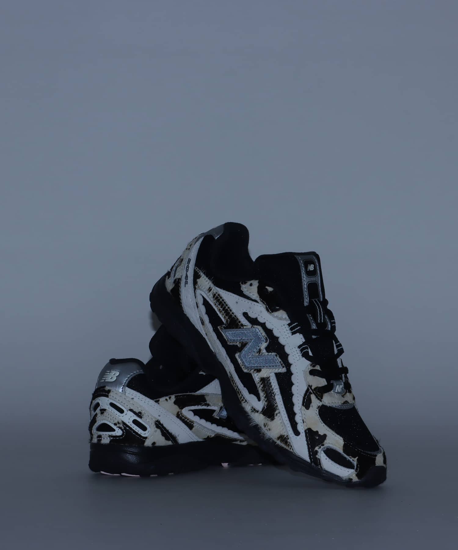 New Balance U204L3Z7 "COW GIRL" BLACK/WHITEの画像