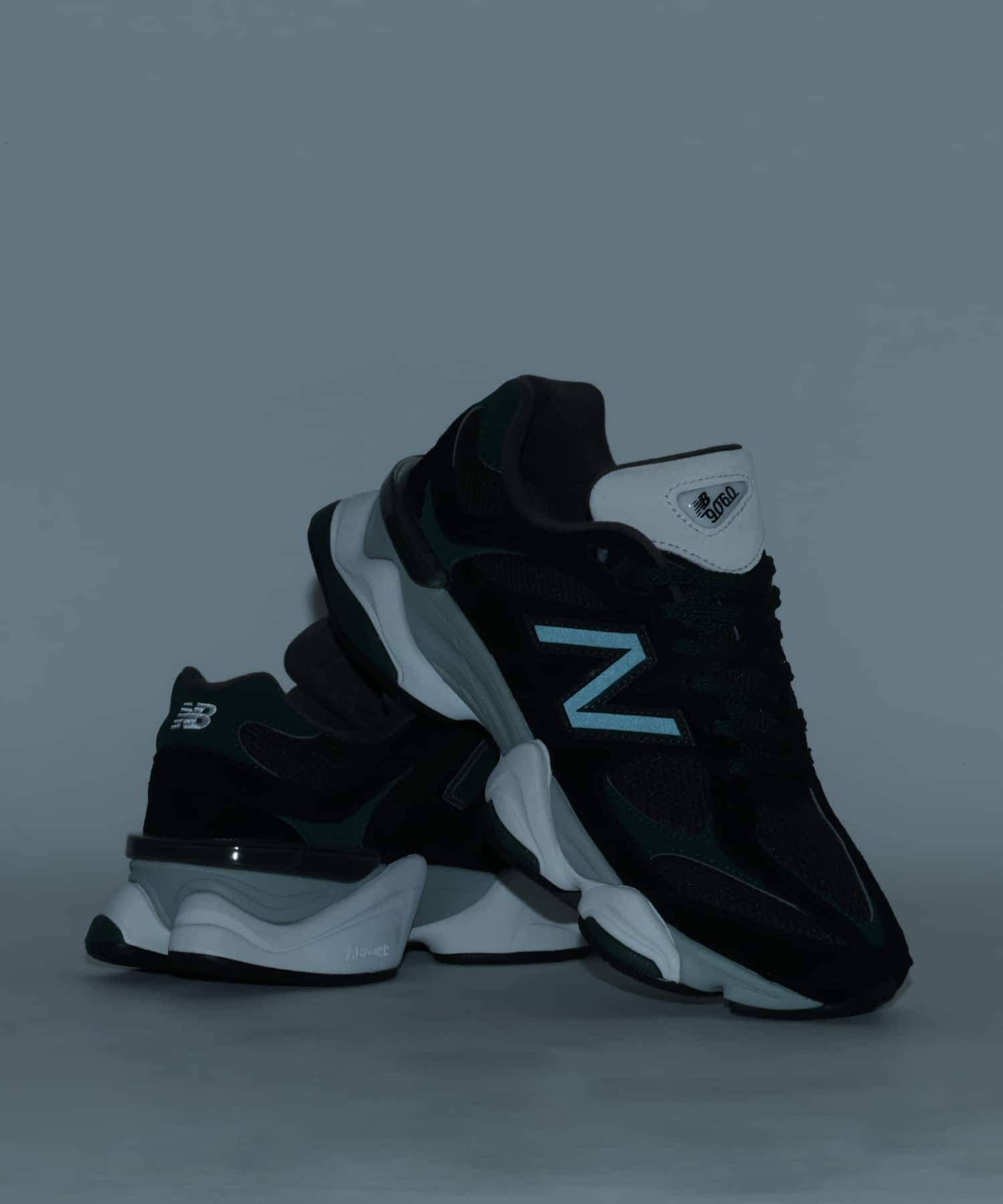 New Balance U90607ZZ BLACK/GREENの画像