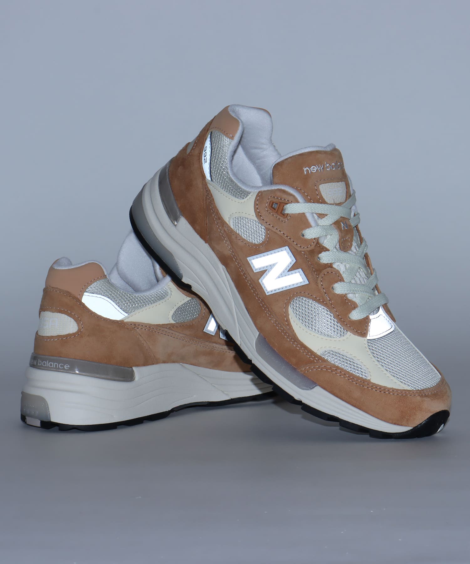 New Balance U992CC CARAMELの画像