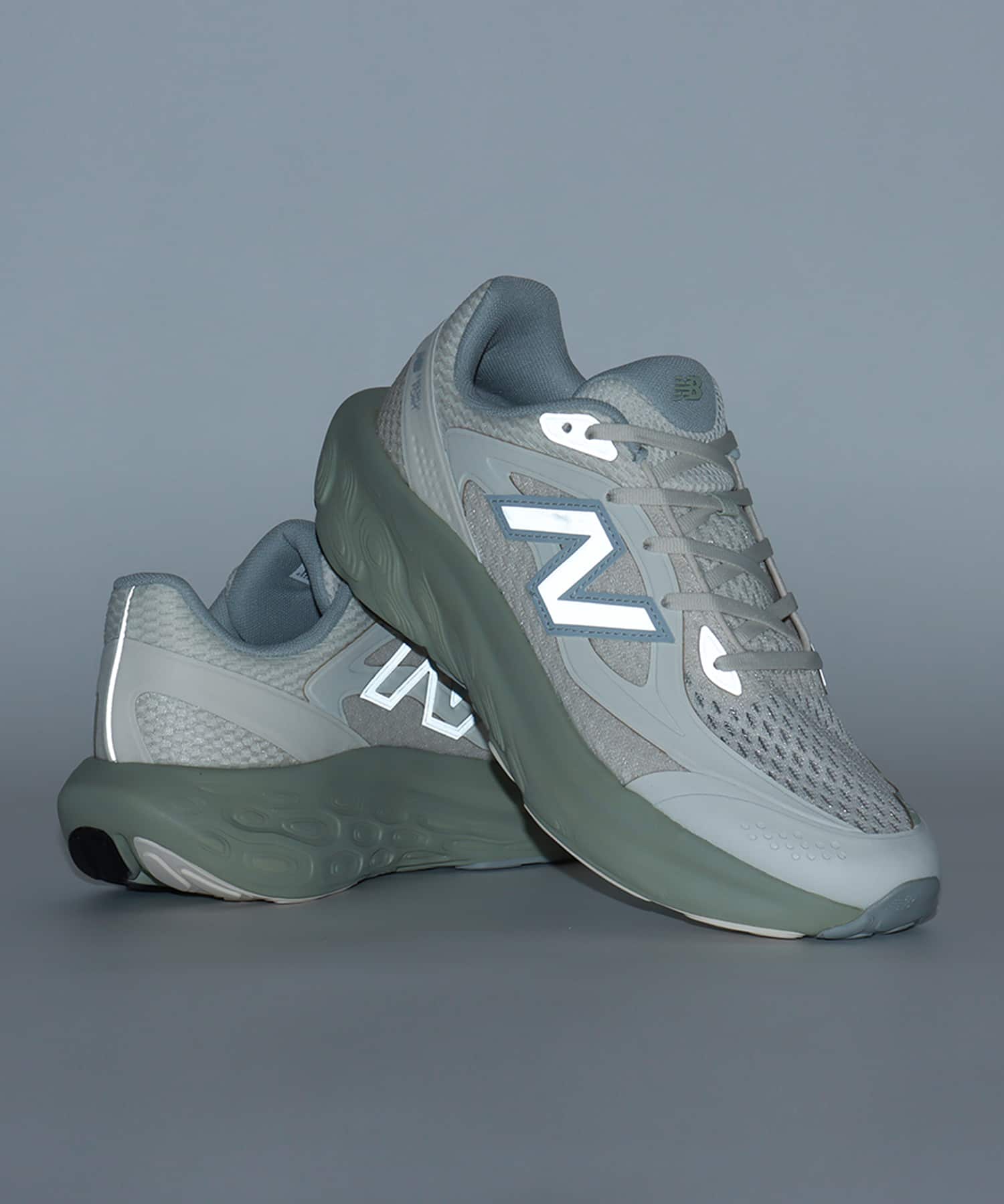 New Balance UTRNWA BEIGEの画像