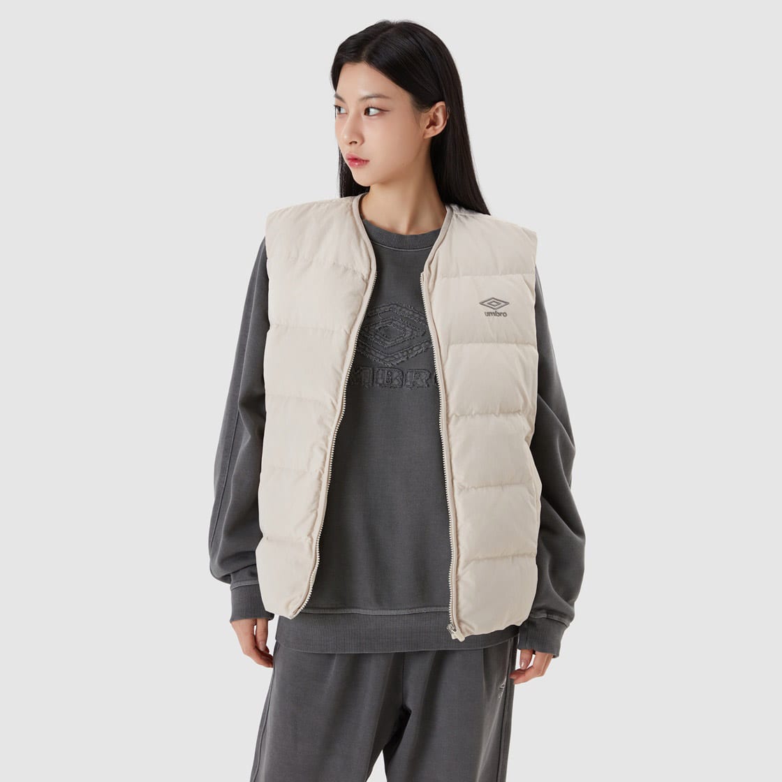 UMBRO Lightweight Down Vest オイスターベージュの画像