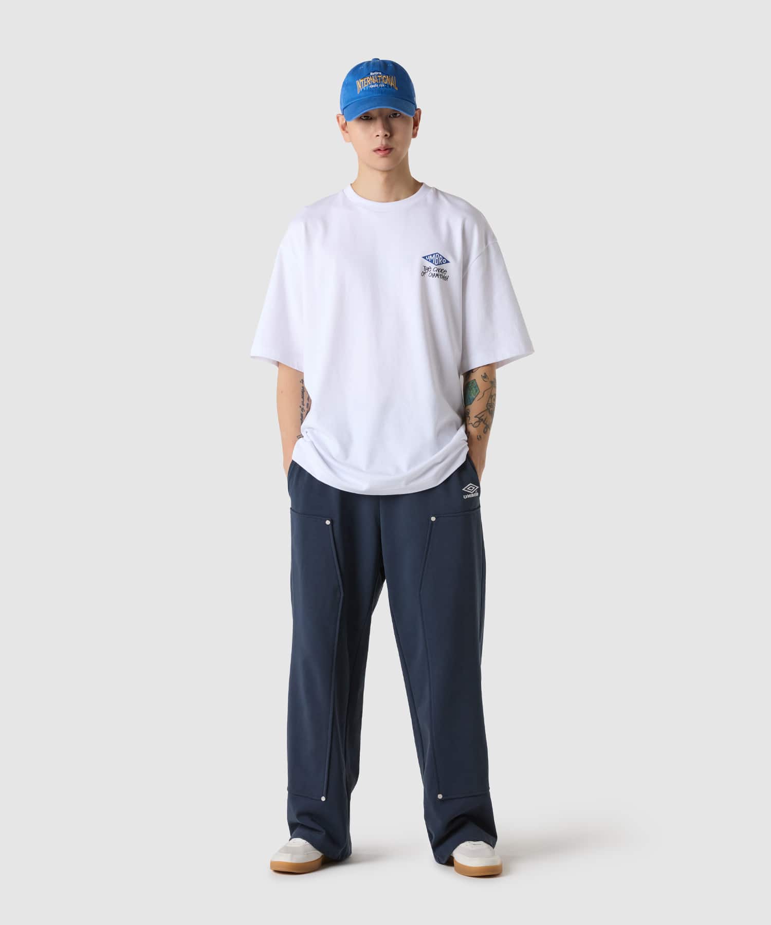 UMBRO 【KOREA COLLECTION】TROPHY SHORTS SLEEVE T-SHIRTS ホワイトの画像