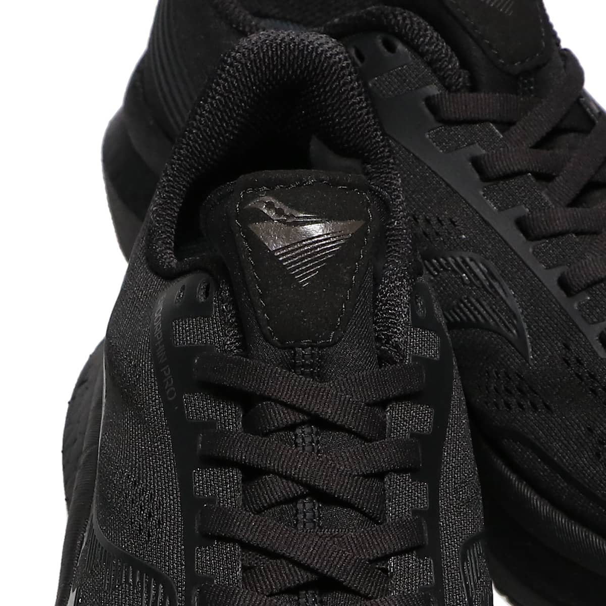 WHITE MOUNTAINEERING WM x SAUCONY SNEAKER 'ENDORPHINE Pro 2