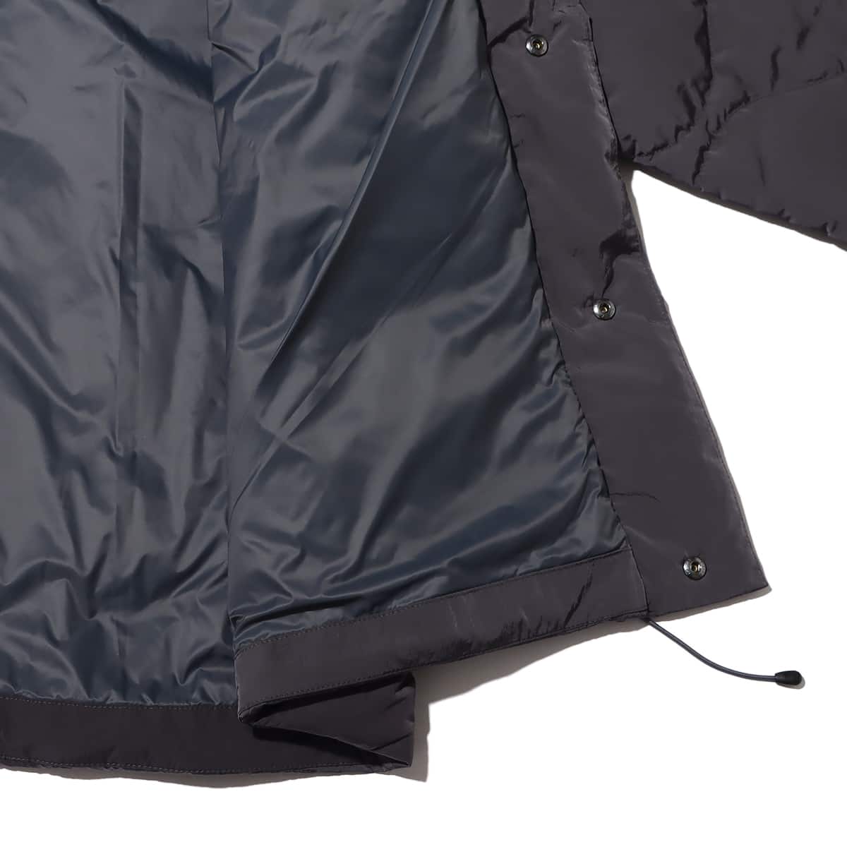WHITE MOUNTAINEERING × TAION QUILTED HANTEN CHARCOAL 22FA-Iの画像