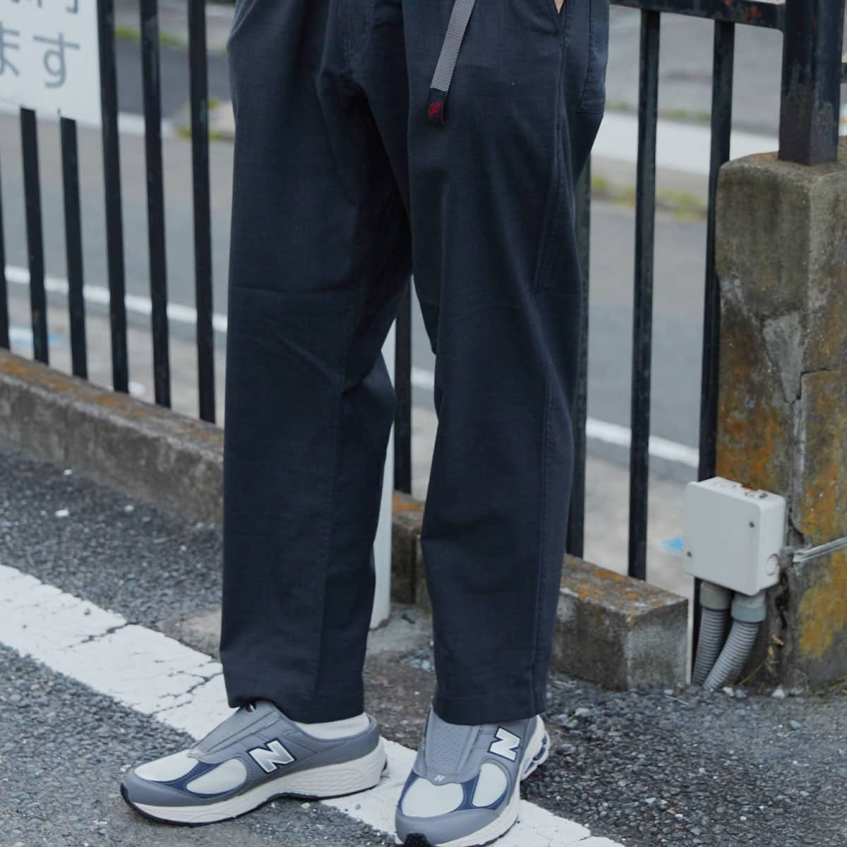 WHITE MOUNTAINEERING × GRAMICCI TECH WOOLLY TAPERED PANTS CHARCOAL