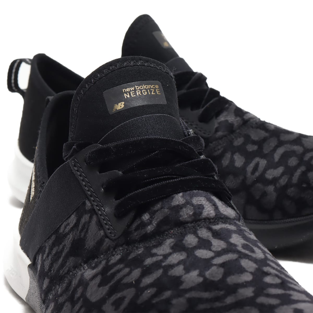 New Balance WNRGLE2 BLACK/LEOPARD 20FW-I|atmos（アトモス） 公式オンラインストア