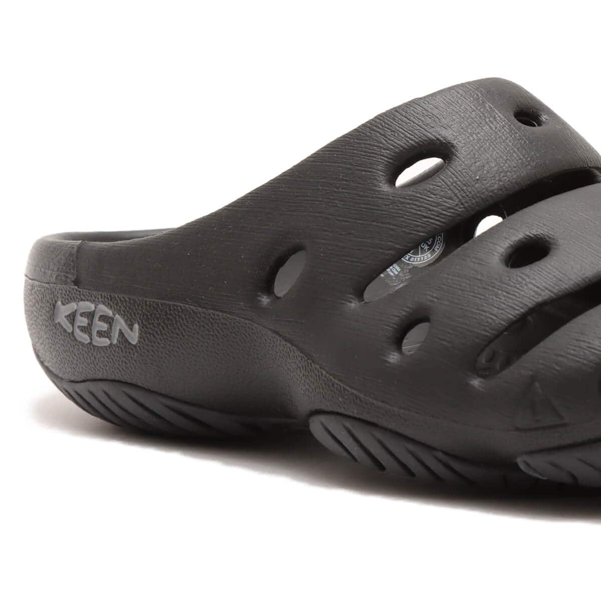 KEEN YOGUI Black/Magnetの画像
