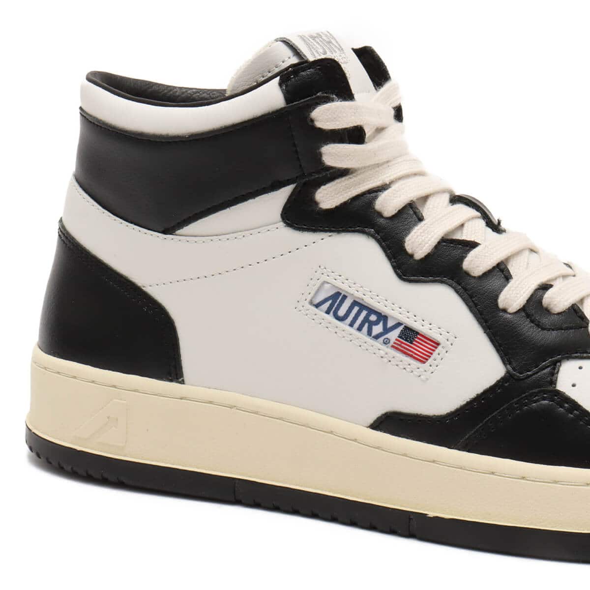 AUTRY MEDALIST MID LLWH/BKの画像