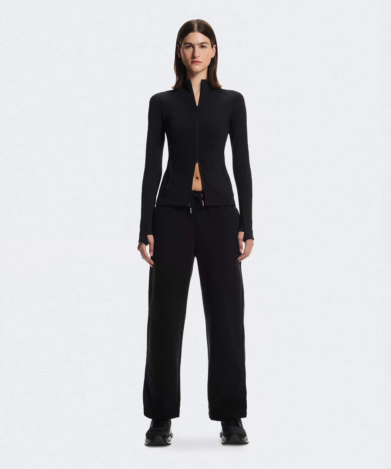 On Club Collective Pants Blackの画像