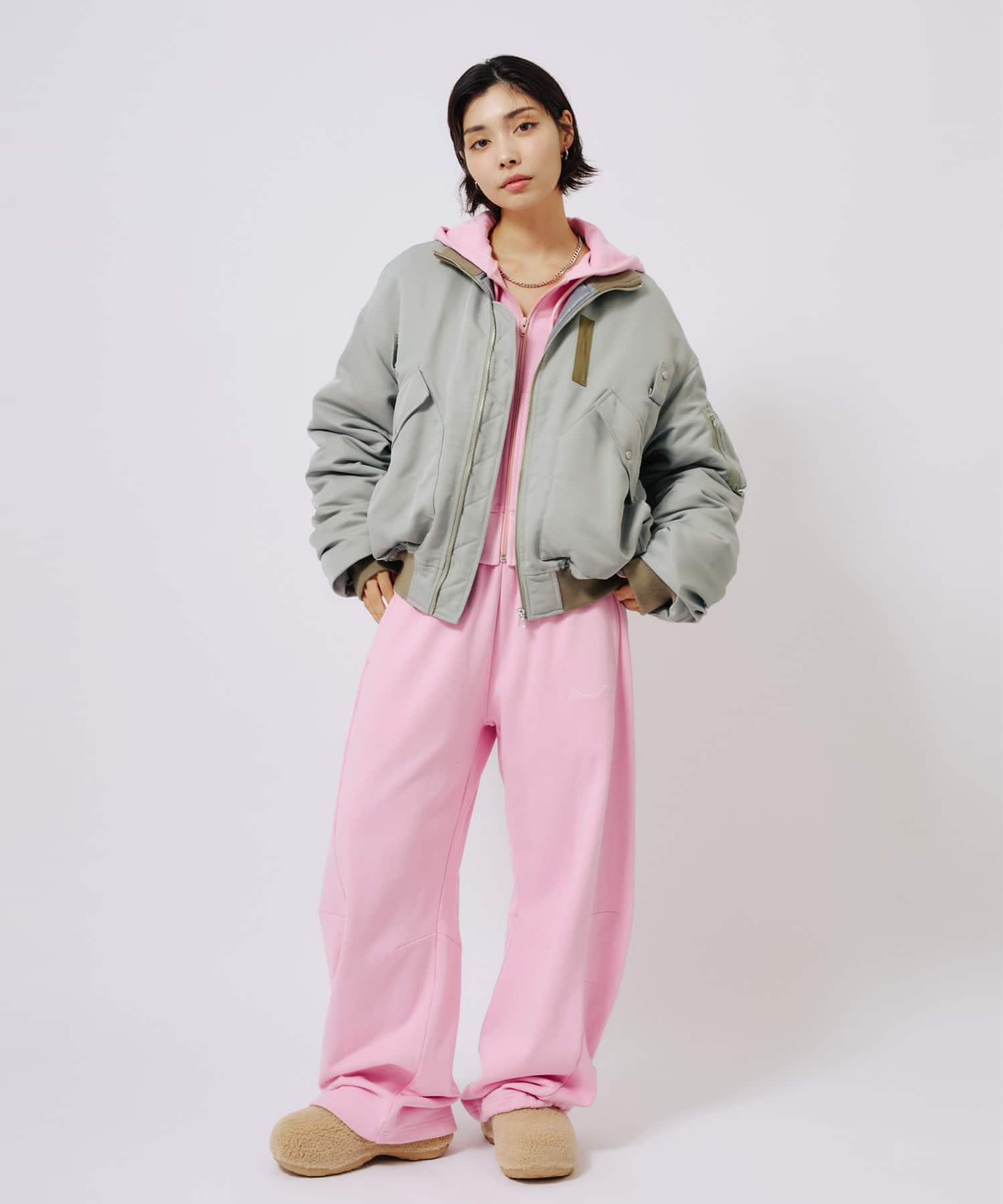 atmos pink Bomber Jacket KHAKIの画像