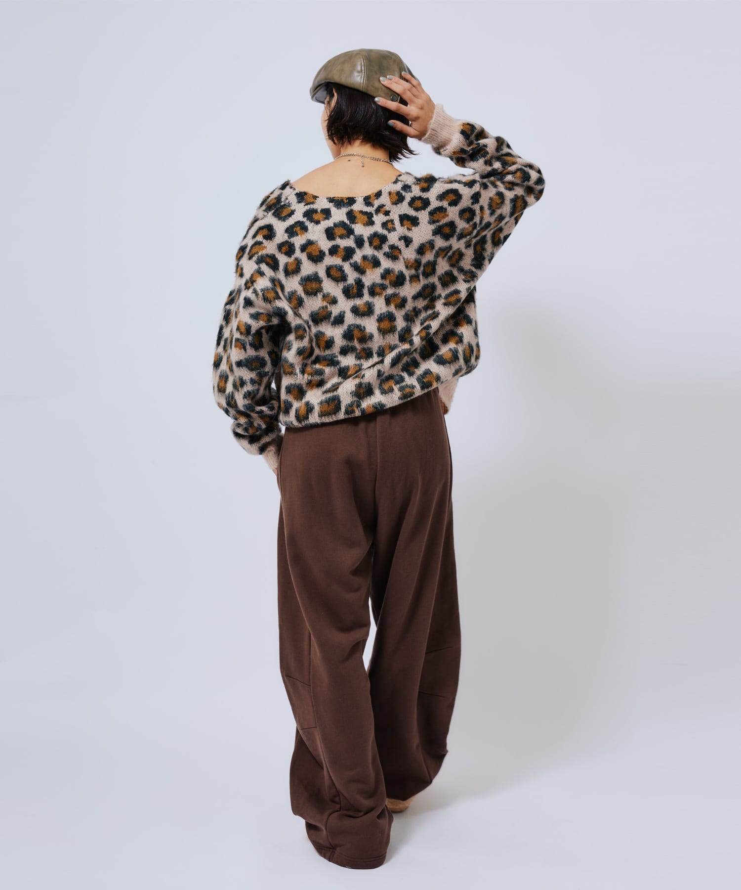 atmos pink Sweat Baggy Pants BROWNの画像
