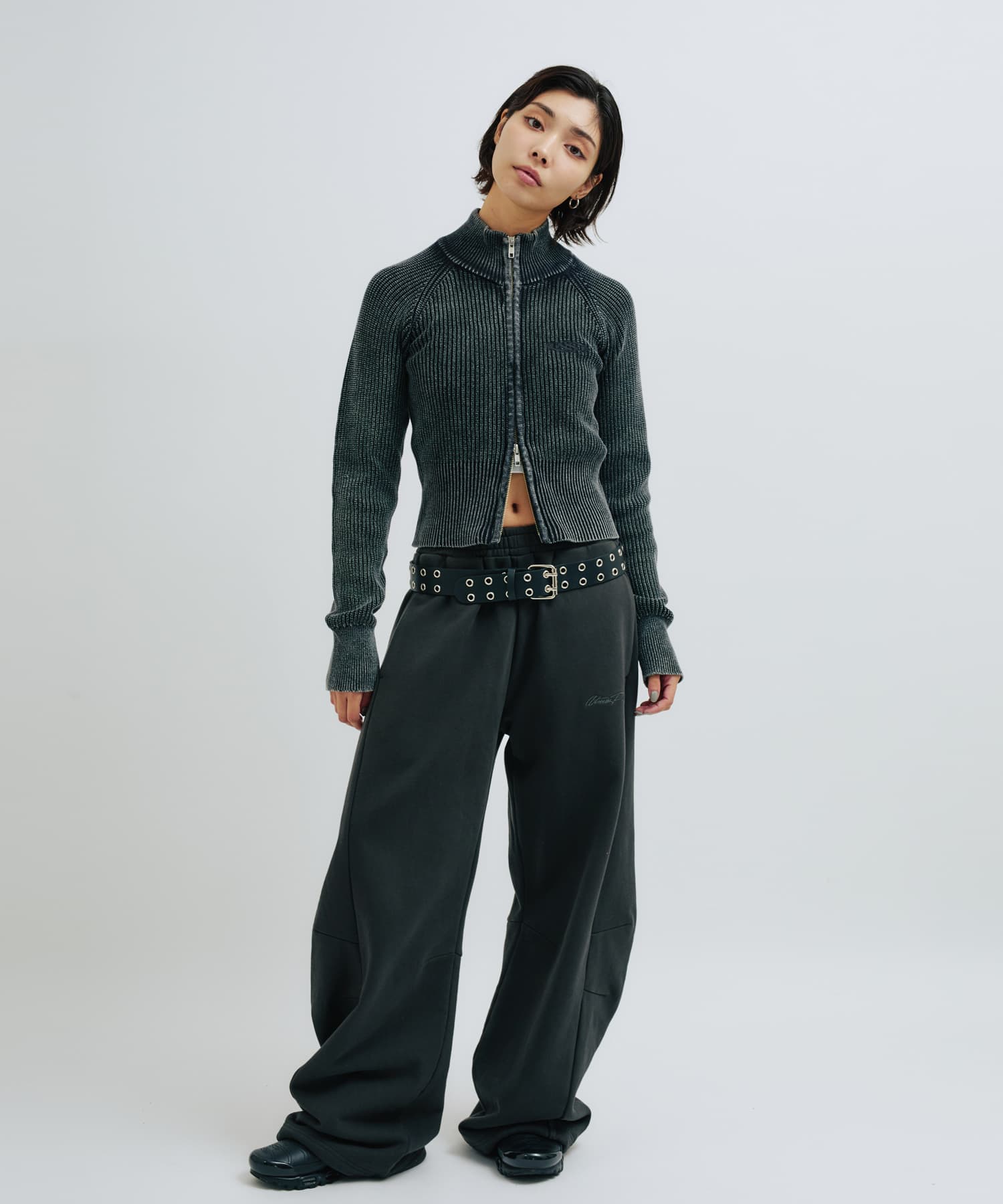 atmos pink Washed Zip Up Knit CHARCOALの画像