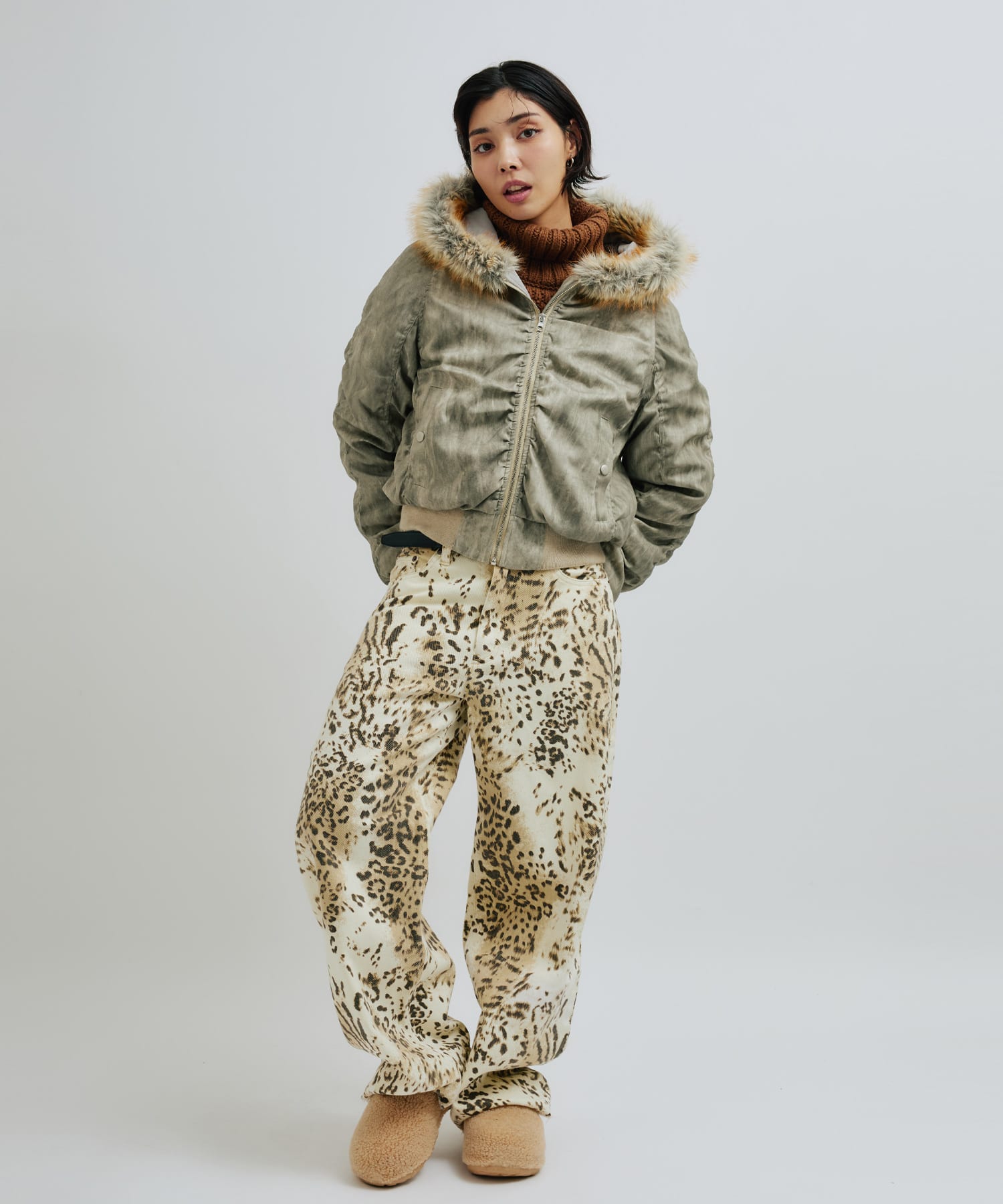 atmos pink Faux Fur Hooded Jacket BEIGEの画像