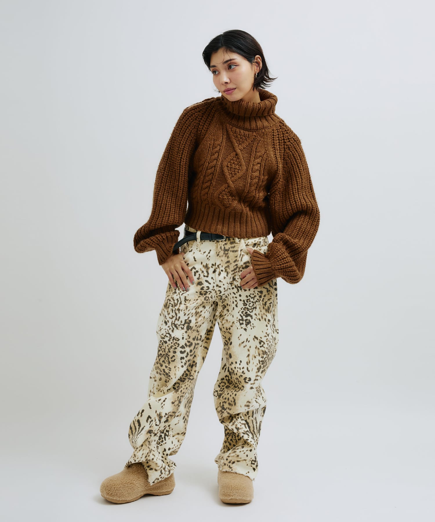 atmos pink Slit Cable Knit Tops BROWNの画像