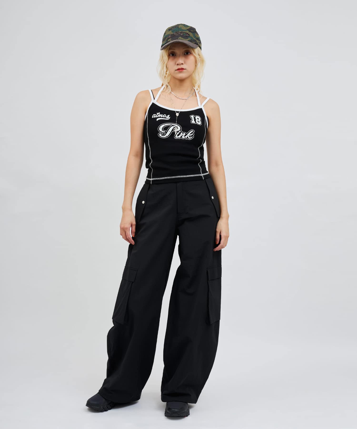atmos pink Baggy Nylon Pants BLACKの画像