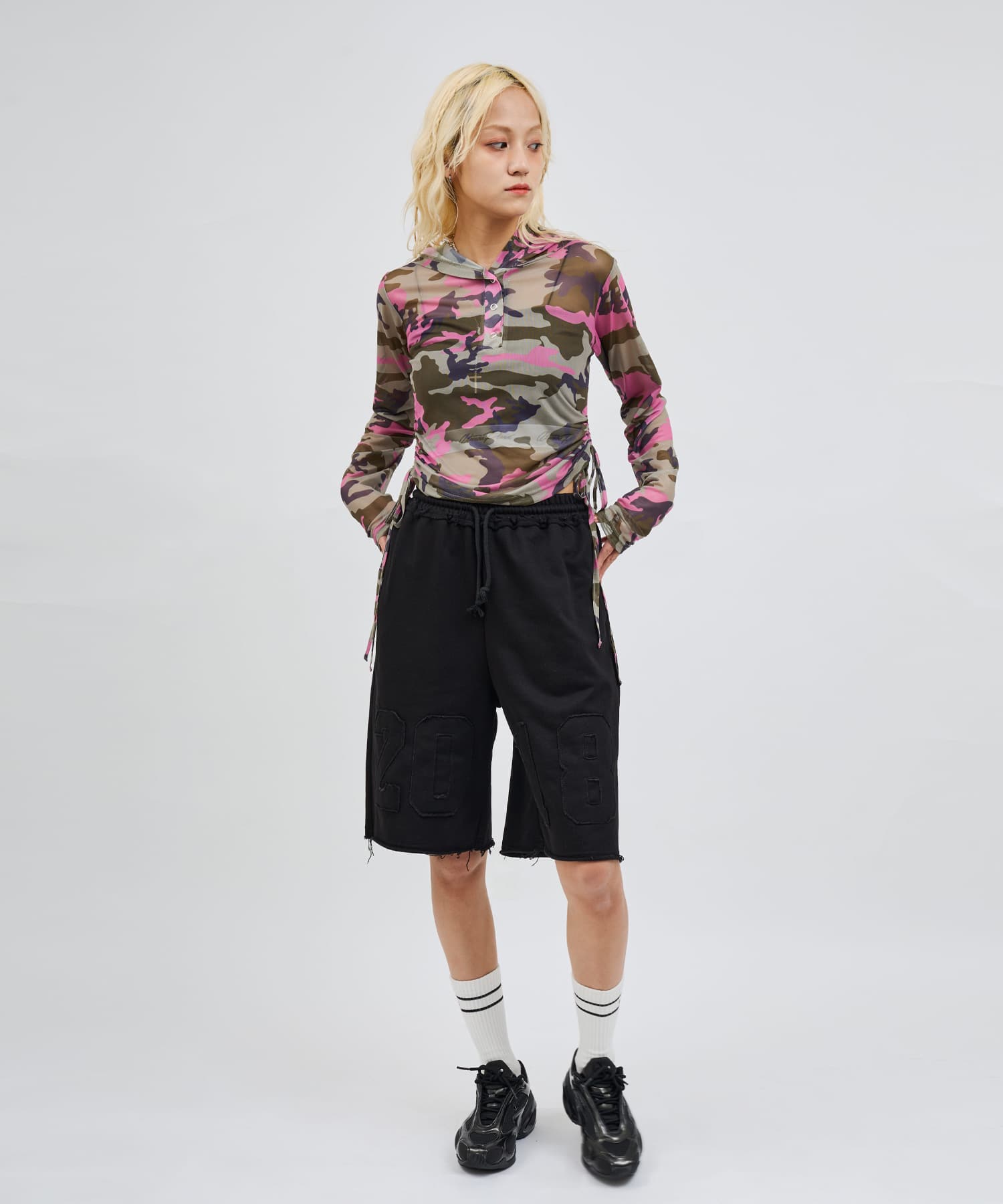atmos pink Damaged Half Sweat Pants BLACKの画像
