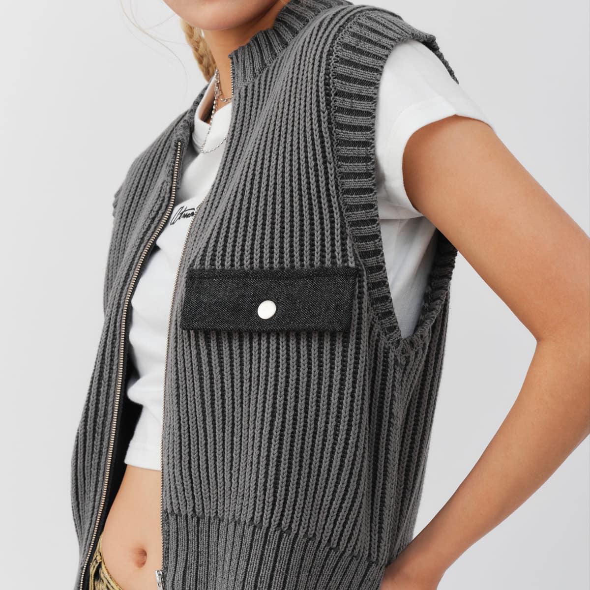 atmos pink Pigment Knit Vest BLACKの画像