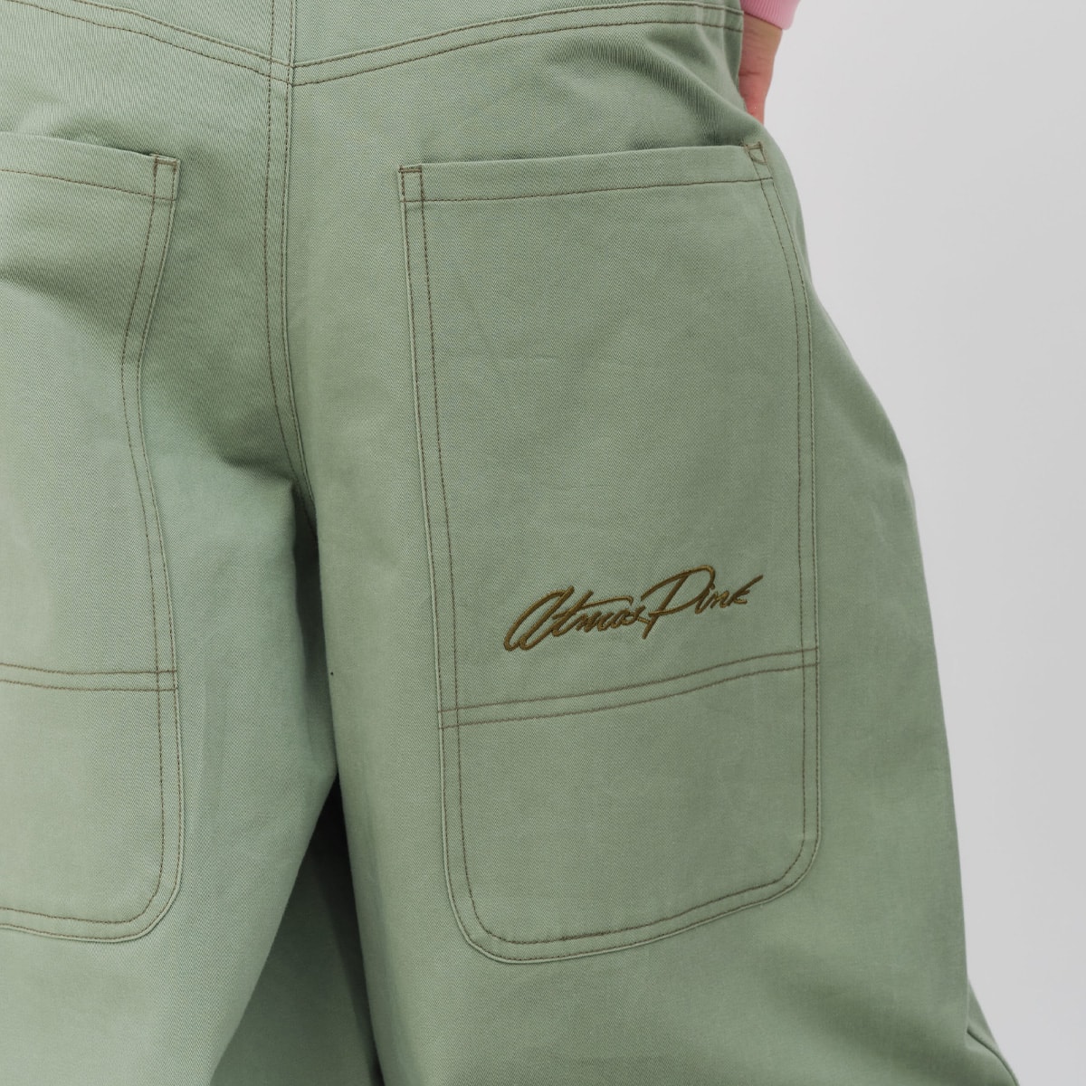 atmos pink Super Baggy Chino Pants KHAKIの画像